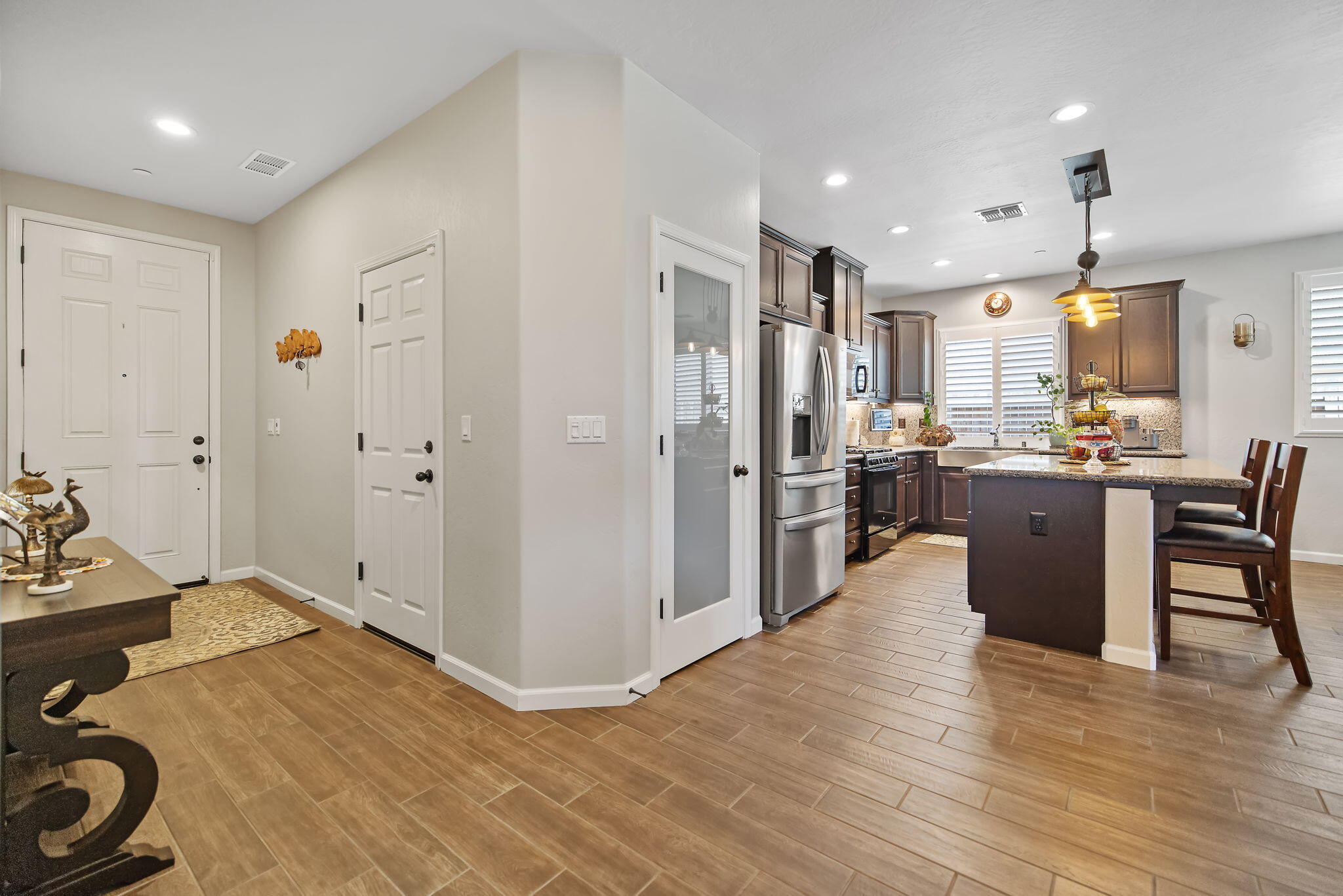 3214 N Hall Ct, Visalia, CA 93291