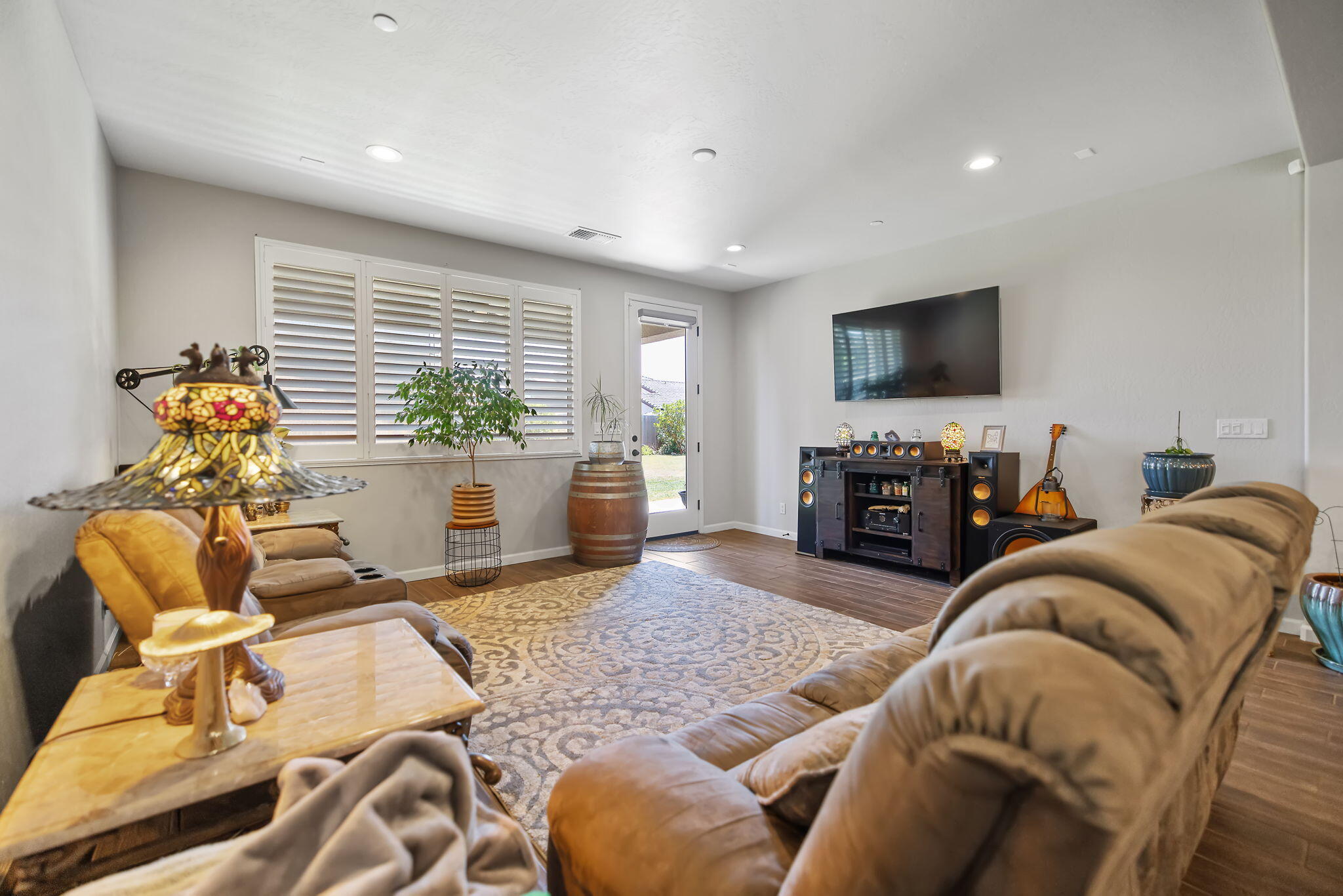 3214 N Hall Ct, Visalia, CA 93291
