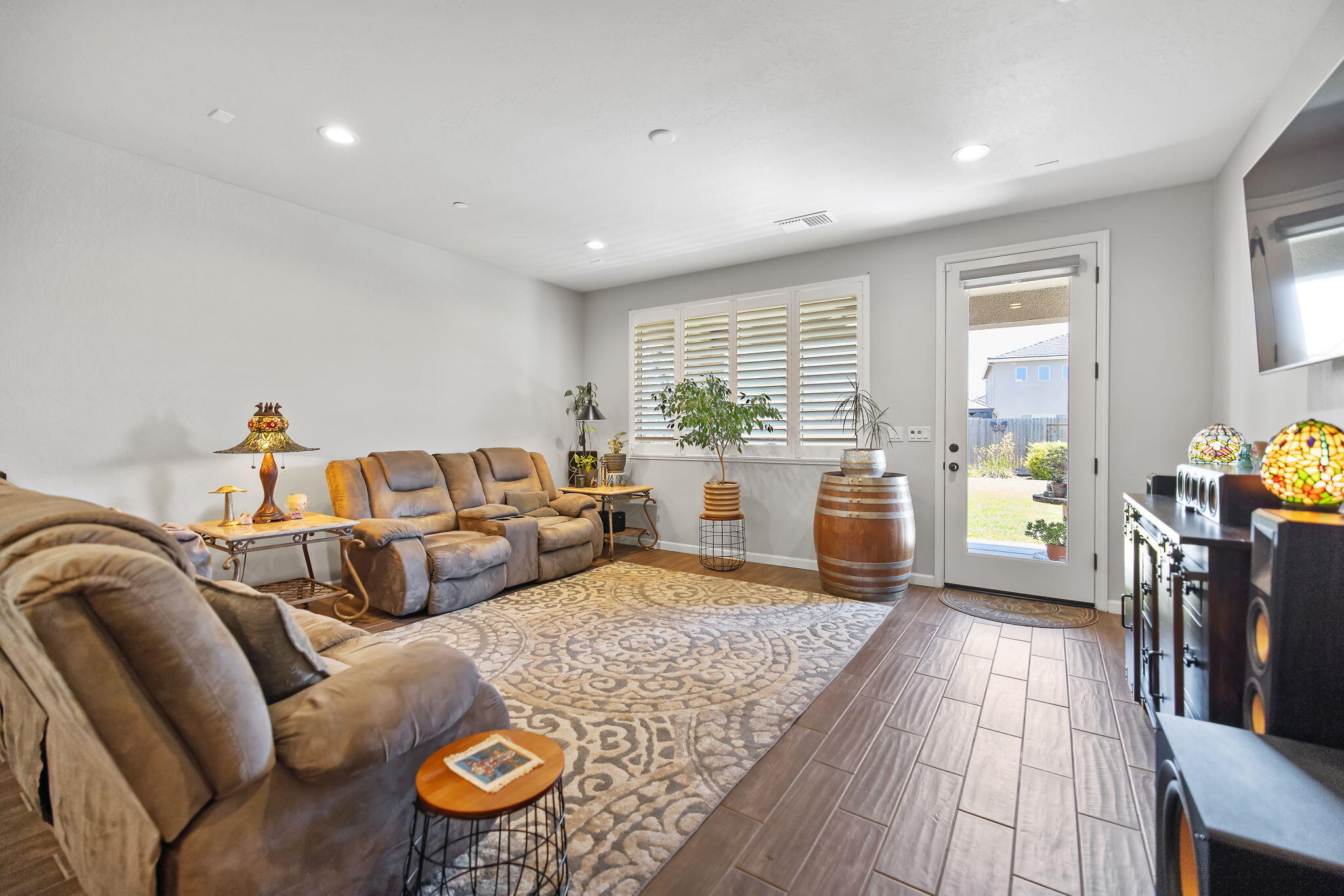 3214 N Hall Ct, Visalia, CA 93291