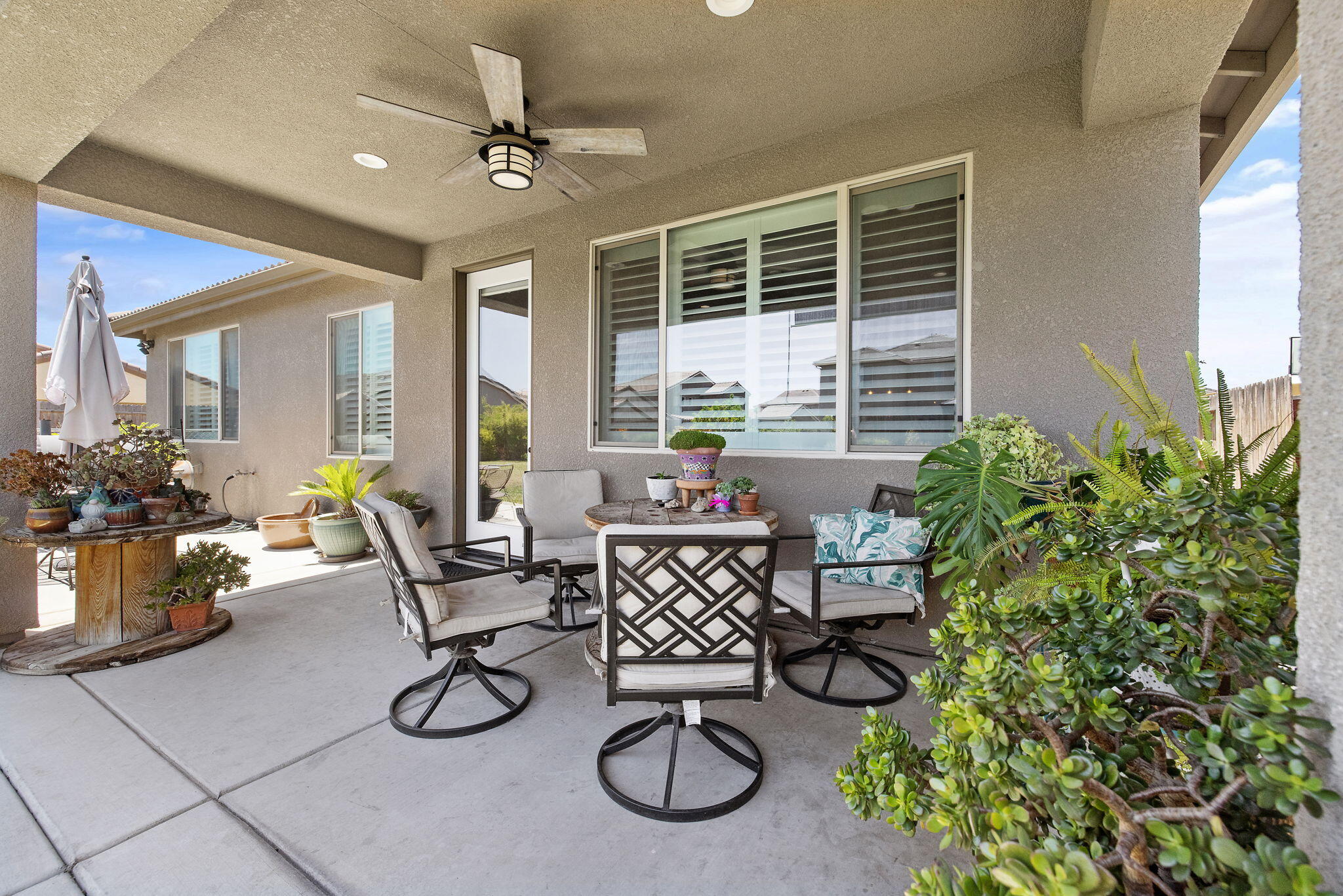 3214 N Hall Ct, Visalia, CA 93291