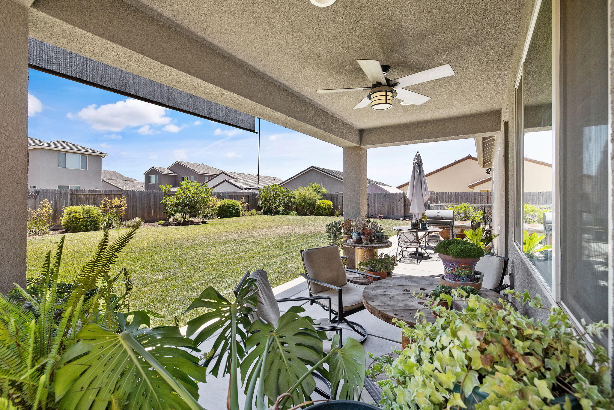 3214 N Hall Ct, Visalia, CA 93291