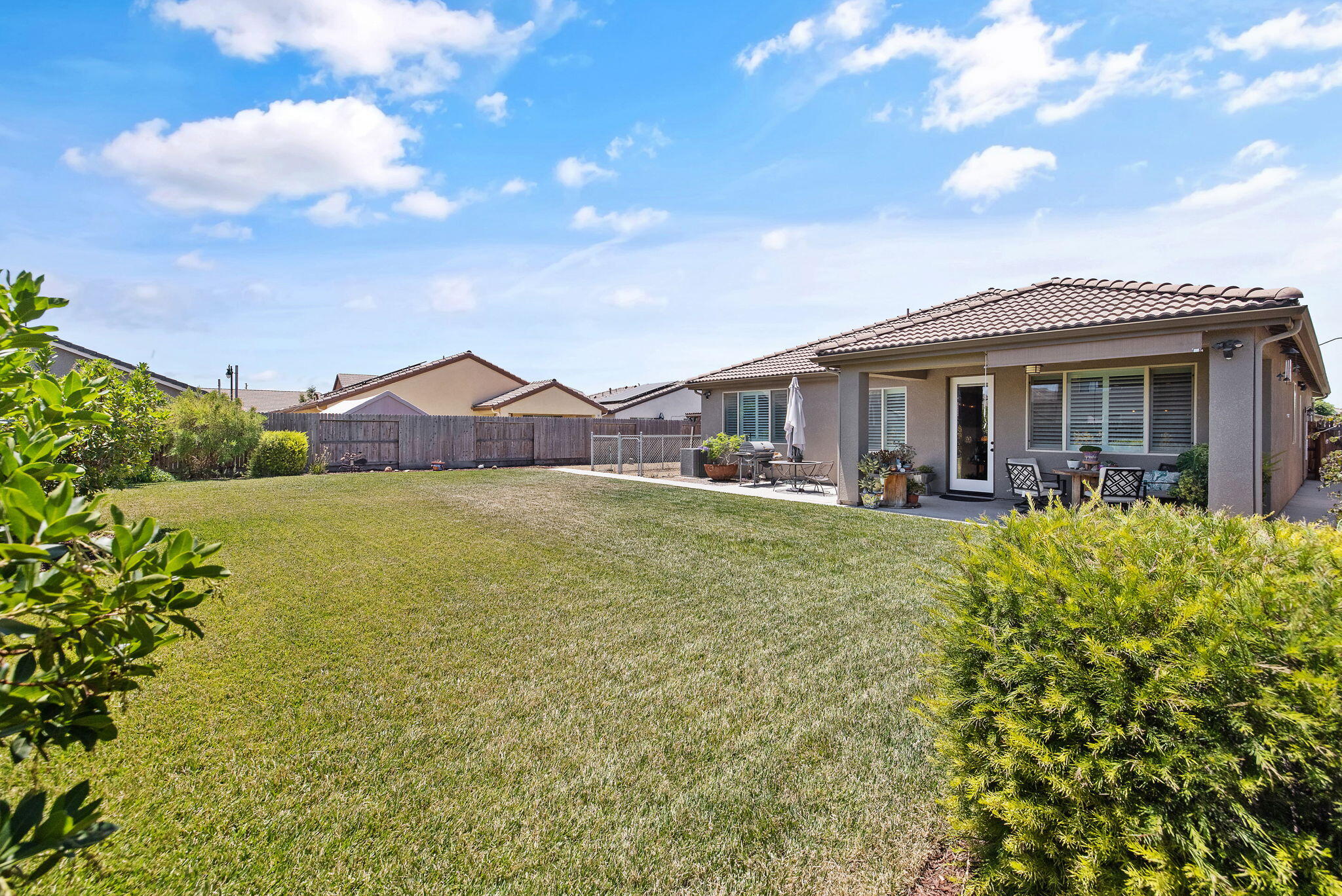 3214 N Hall Ct, Visalia, CA 93291