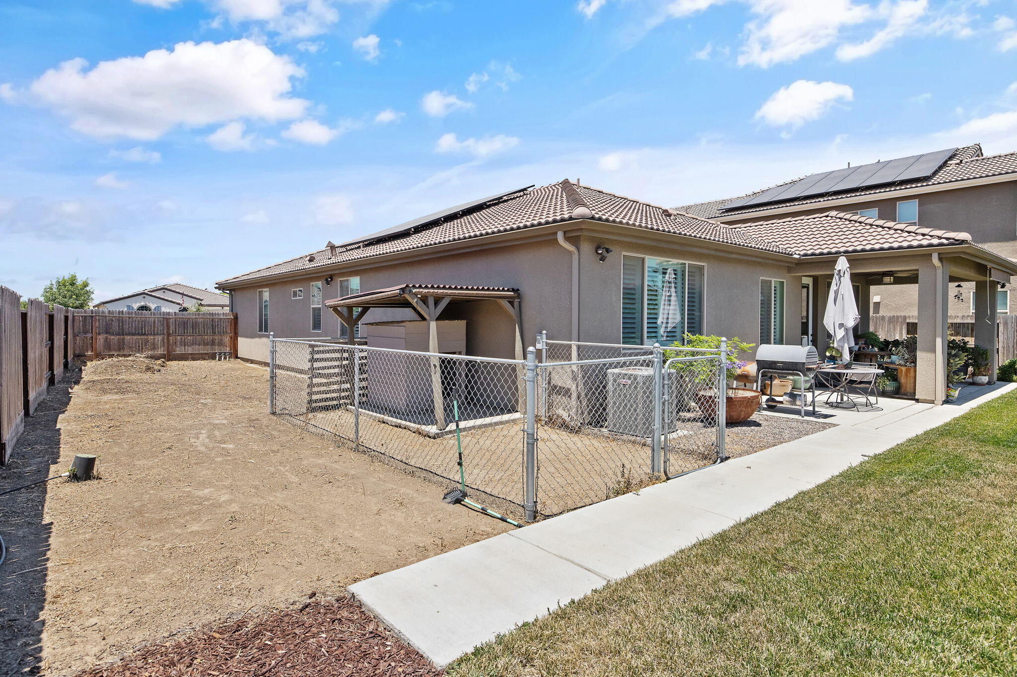 3214 N Hall Ct, Visalia, CA 93291