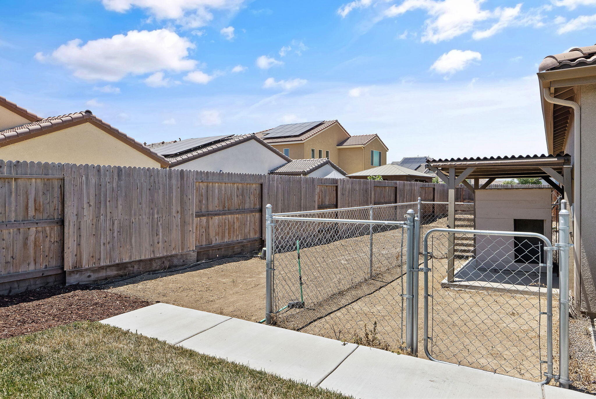 3214 N Hall Ct, Visalia, CA 93291