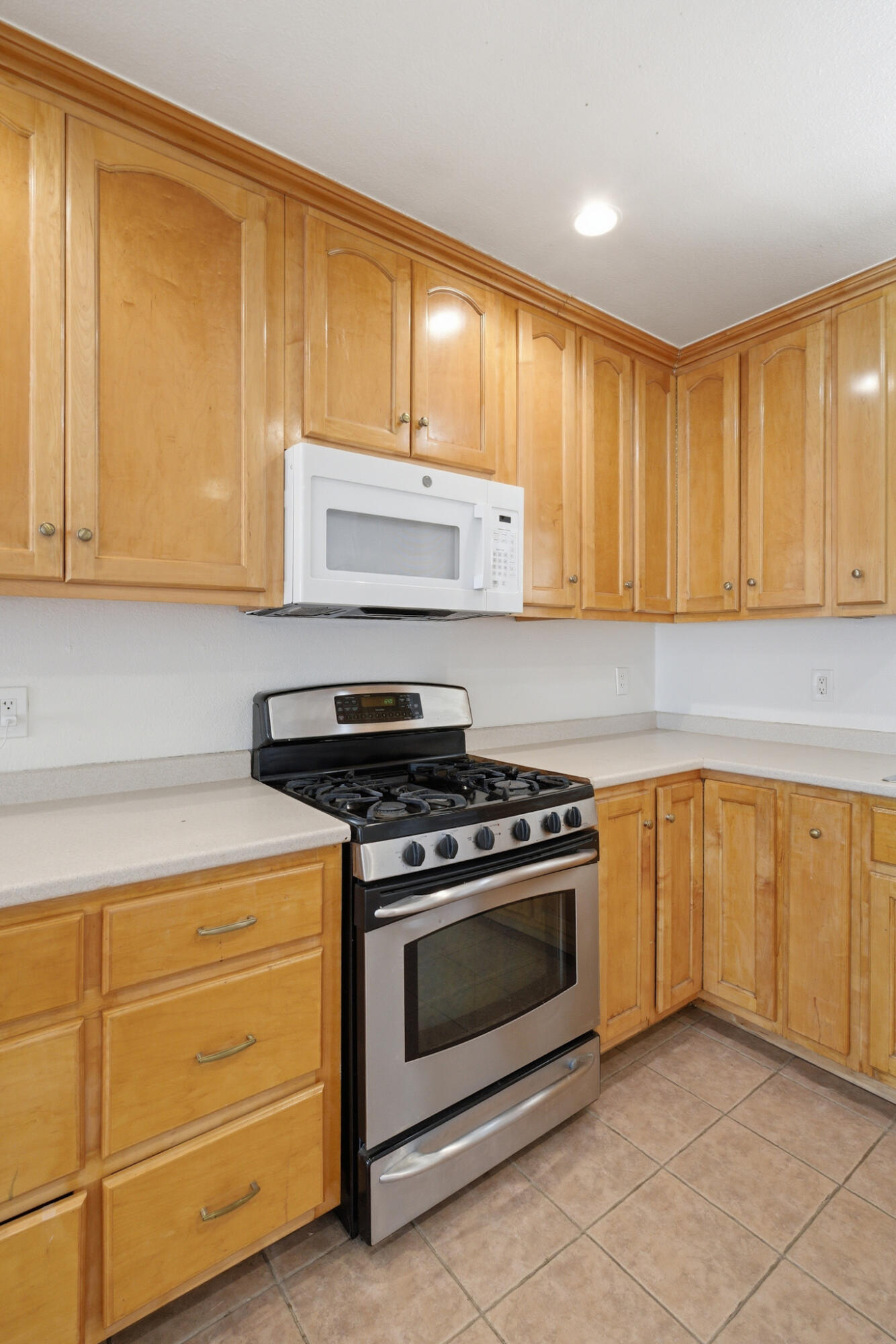 723 S Locust St, Visalia, CA 93277