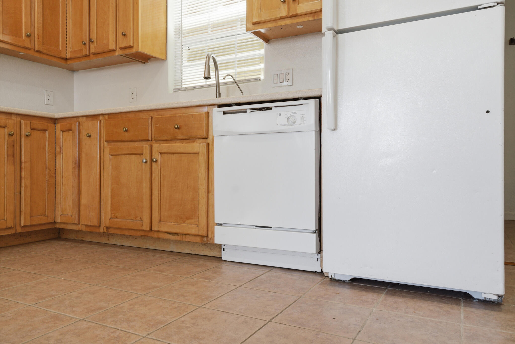 723 S Locust St, Visalia, CA 93277