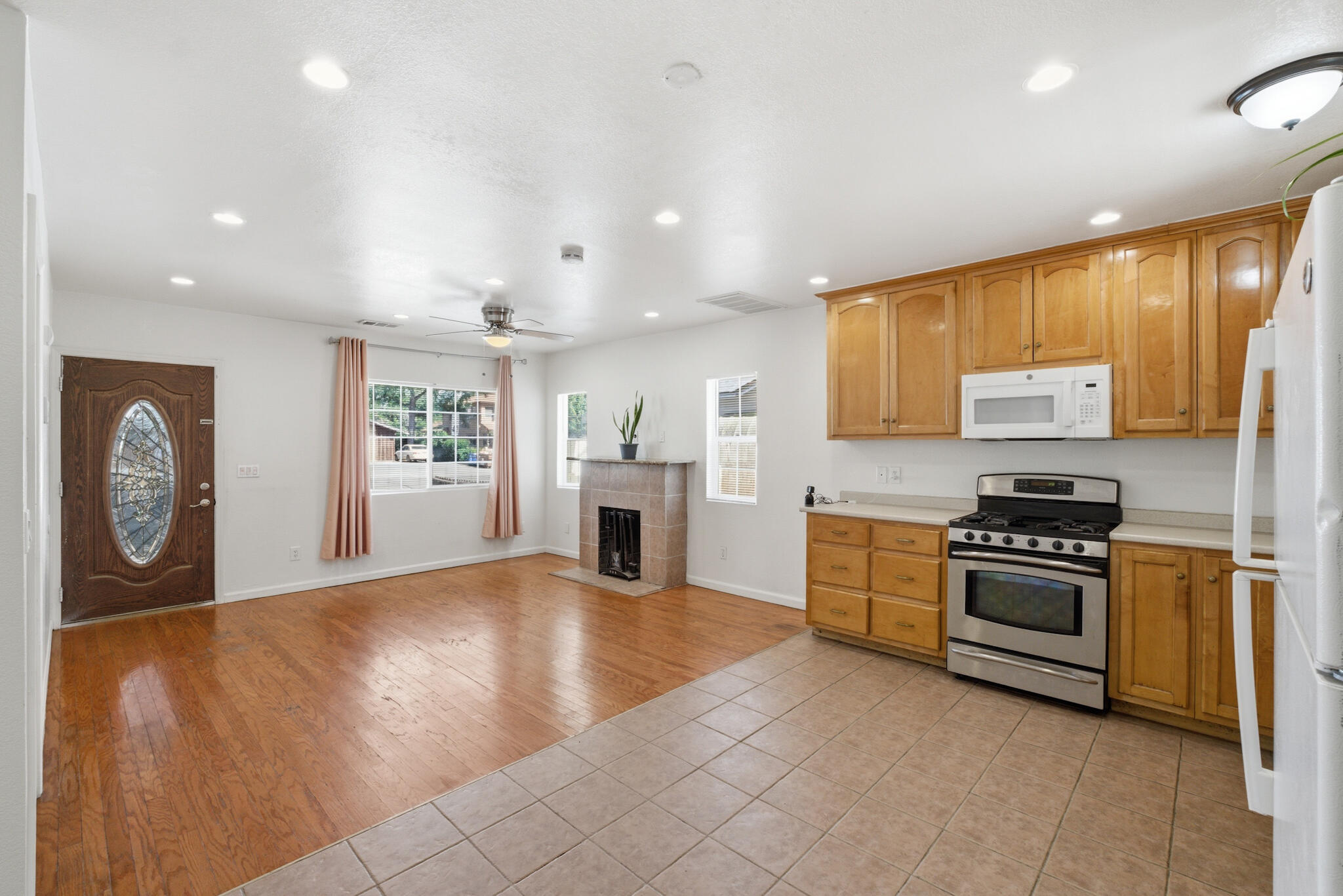 723 S Locust St, Visalia, CA 93277