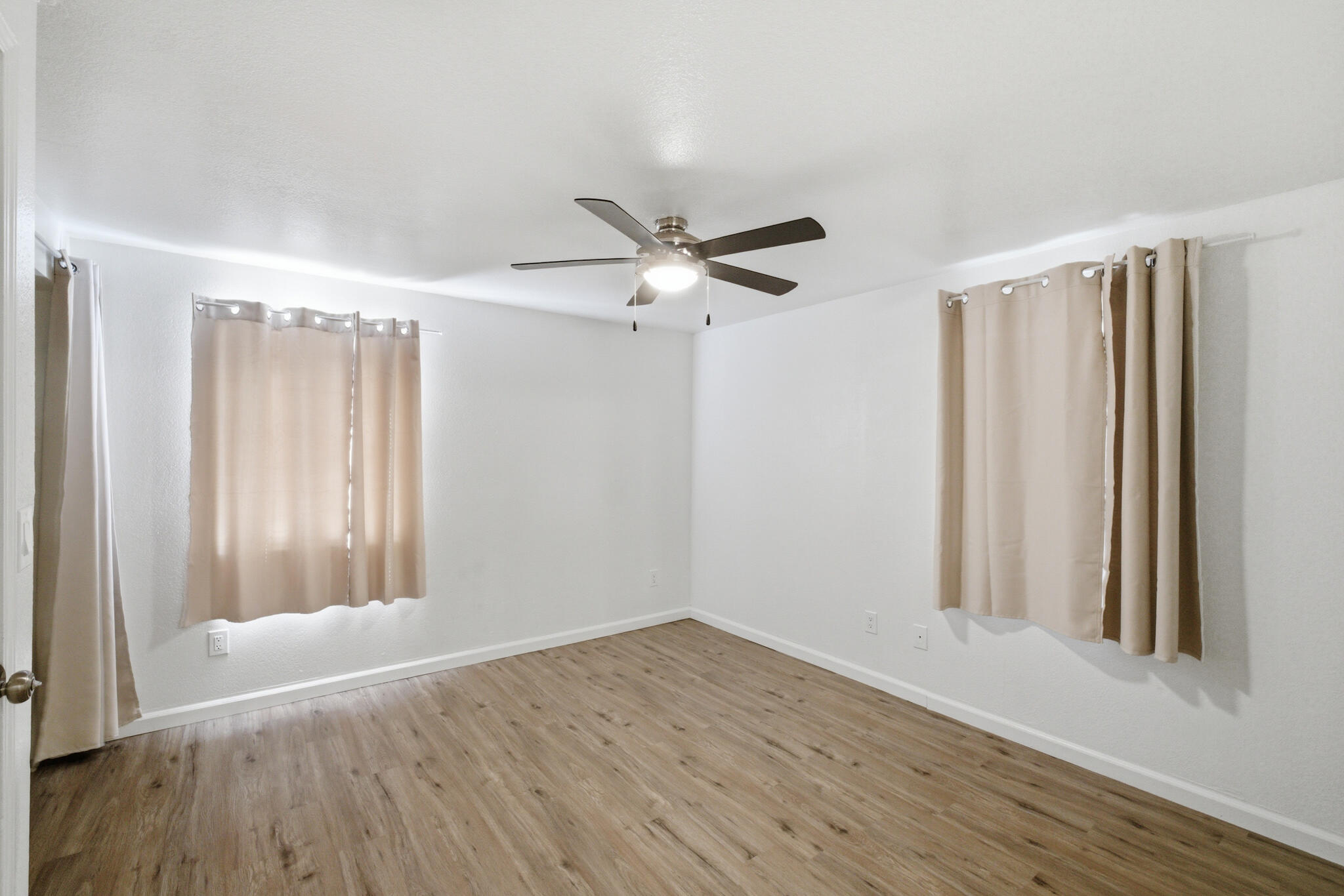 723 S Locust St, Visalia, CA 93277