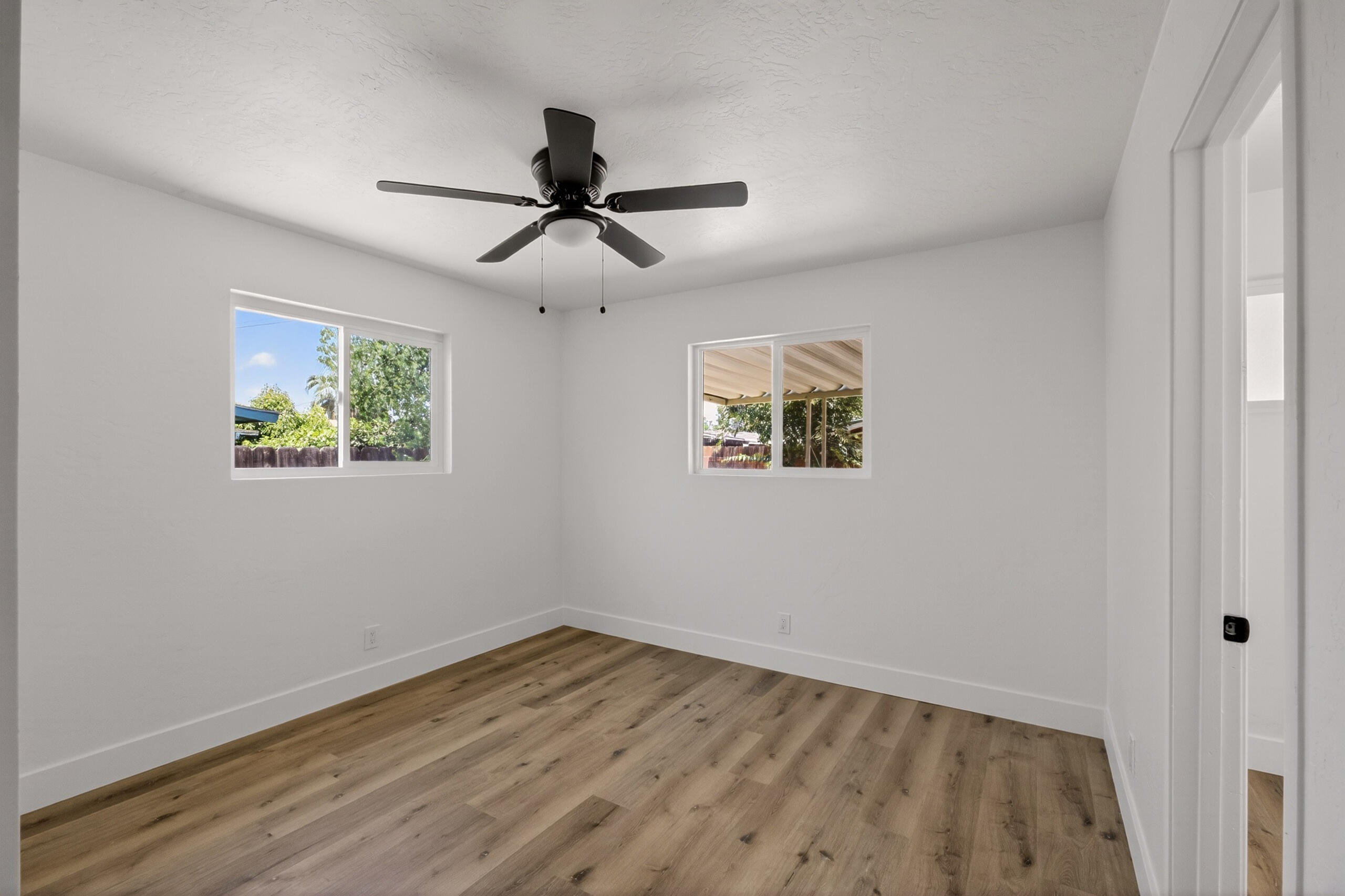 1137 N Gowdy St, Visalia, CA 93292