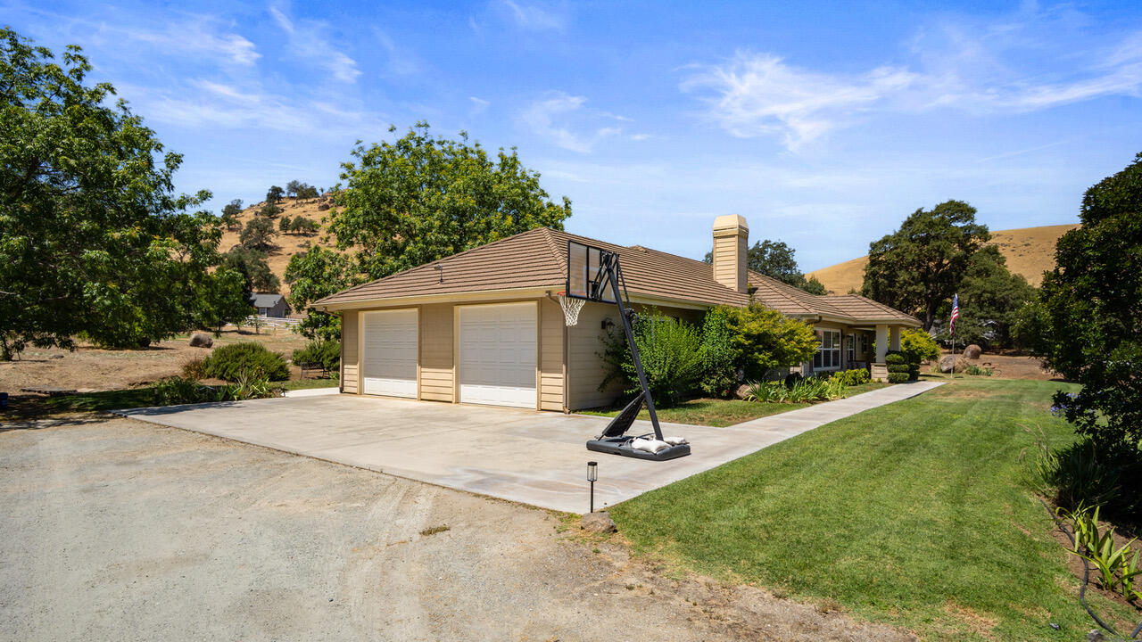 16657 Thomas Dr, Springville, CA 93265