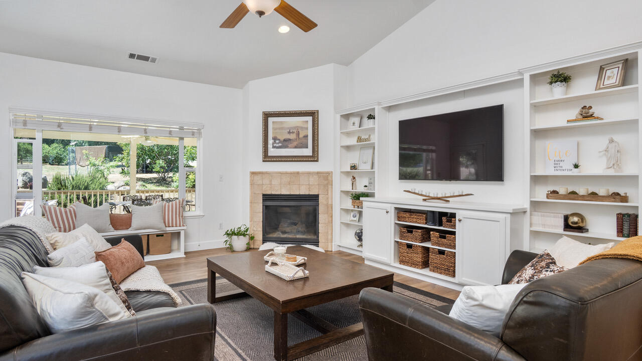 16657 Thomas Dr, Springville, CA 93265