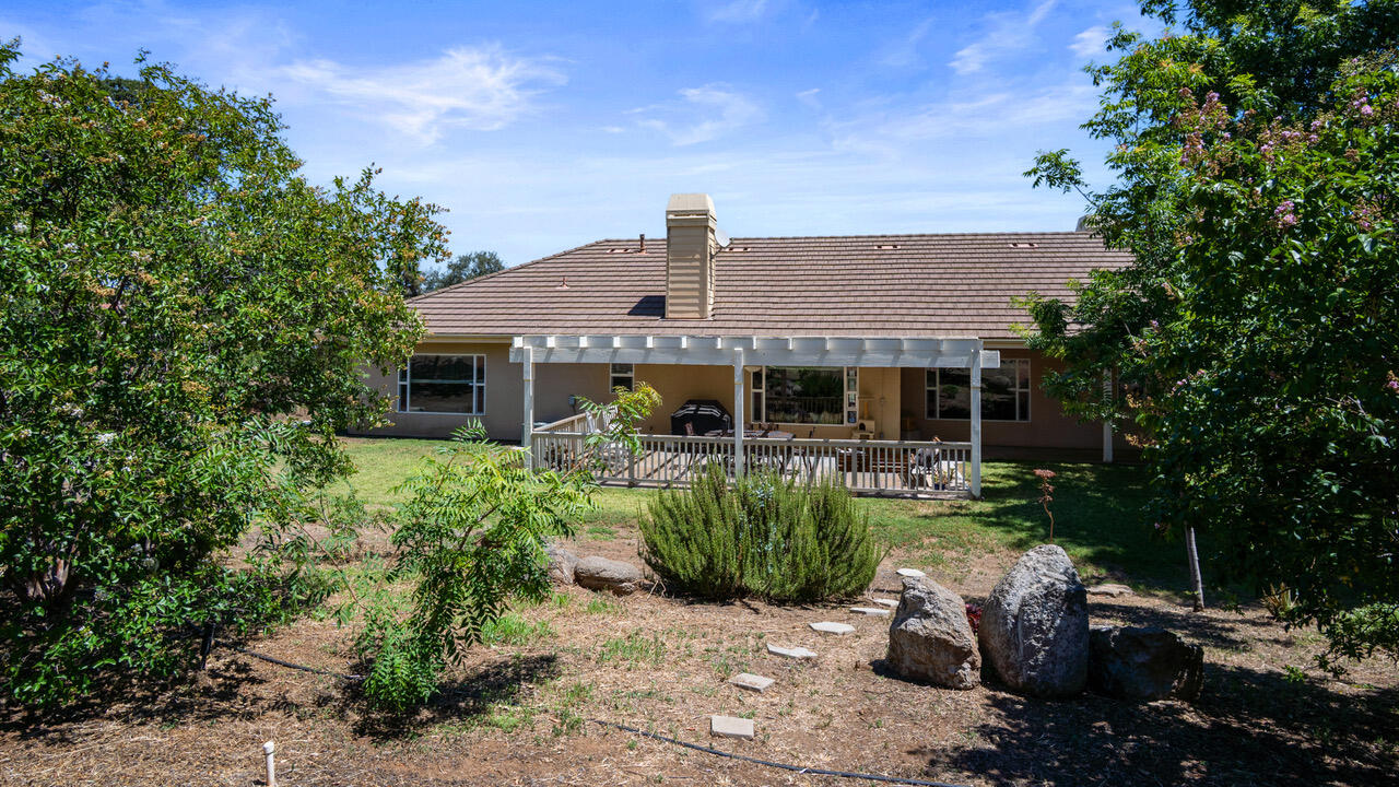 16657 Thomas Dr, Springville, CA 93265