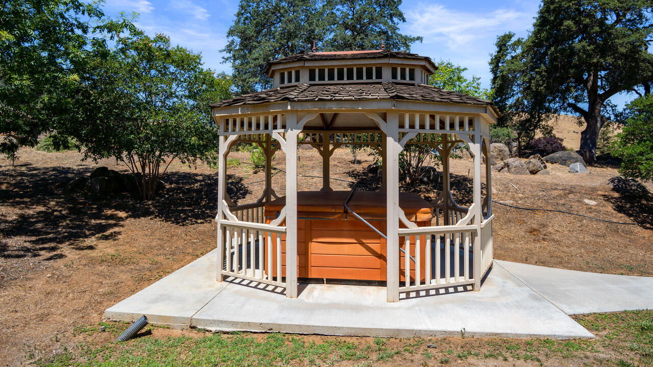16657 Thomas Dr, Springville, CA 93265