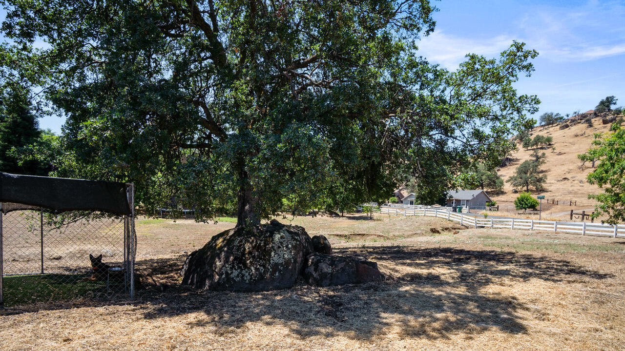 16657 Thomas Dr, Springville, CA 93265