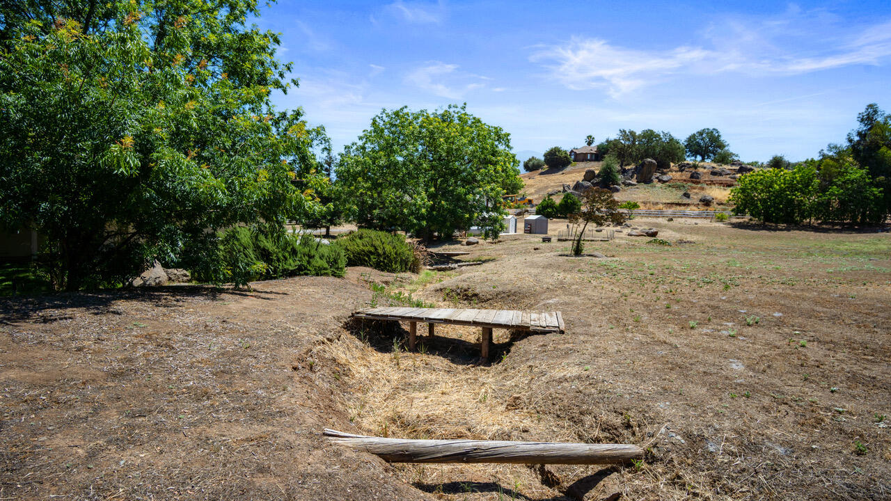 16657 Thomas Dr, Springville, CA 93265