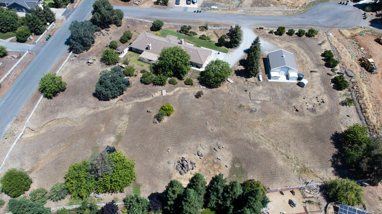16657 Thomas Dr, Springville, CA 93265