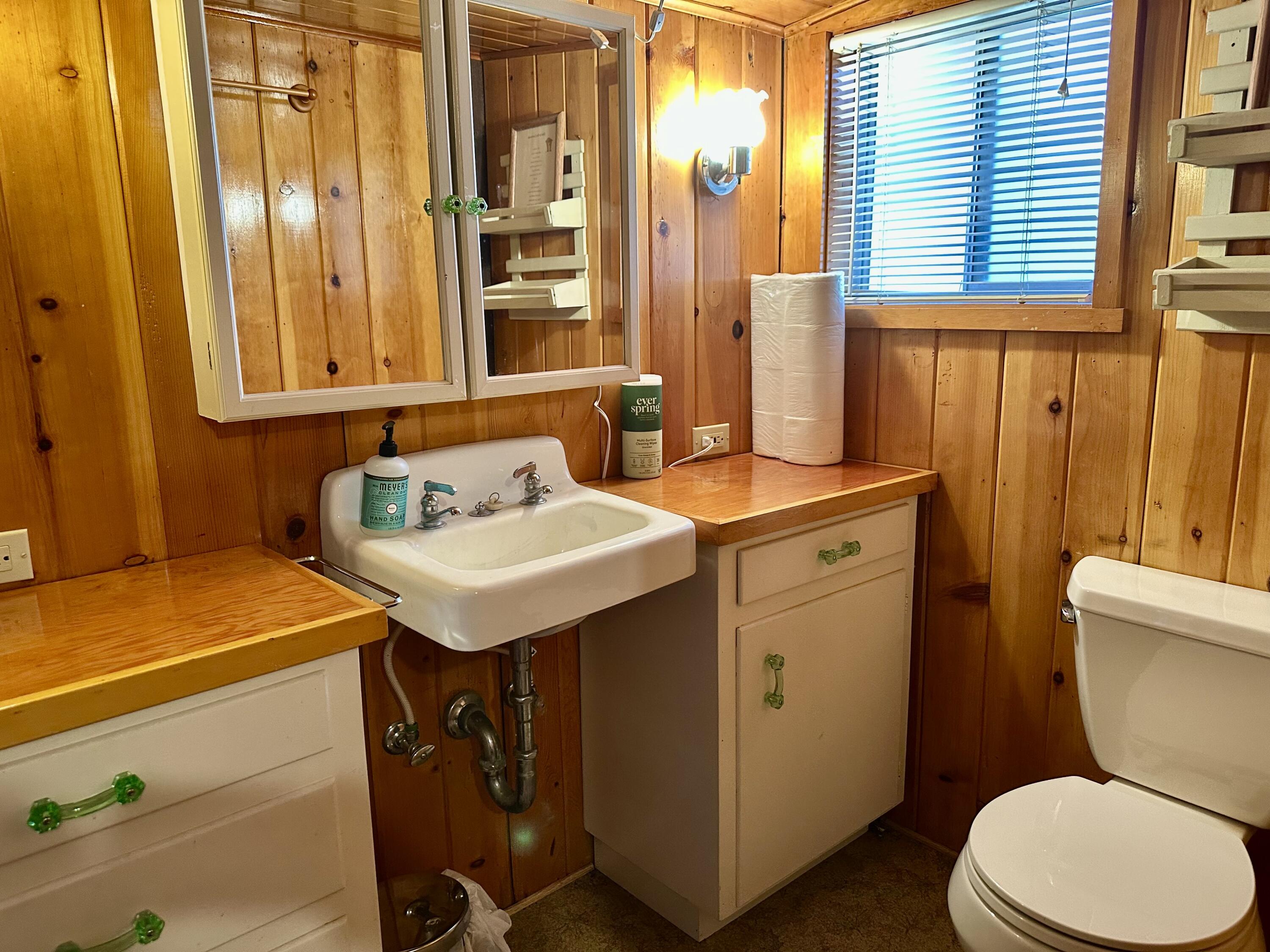 498 Brook Dr, Springville, CA 93265