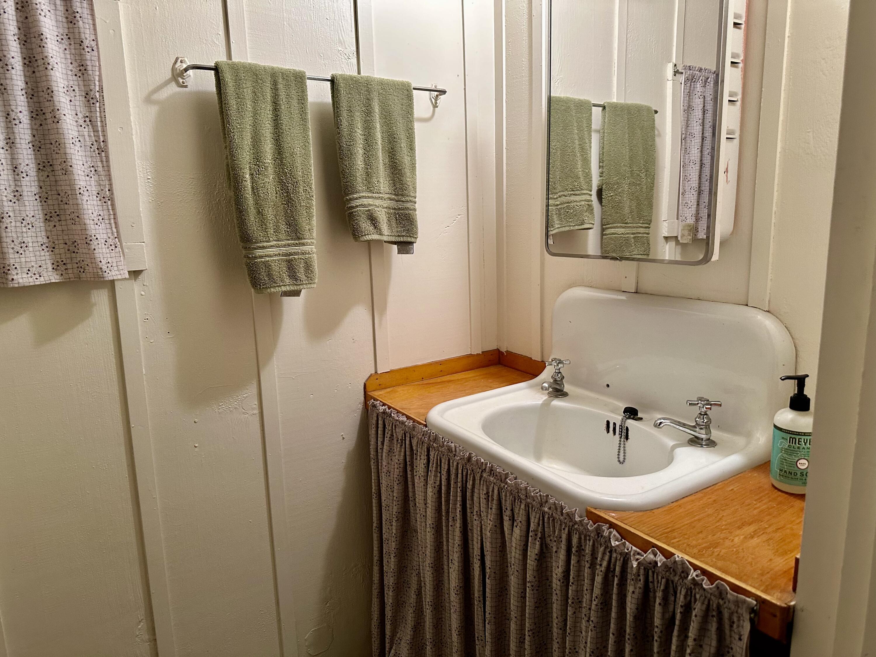 498 Brook Dr, Springville, CA 93265