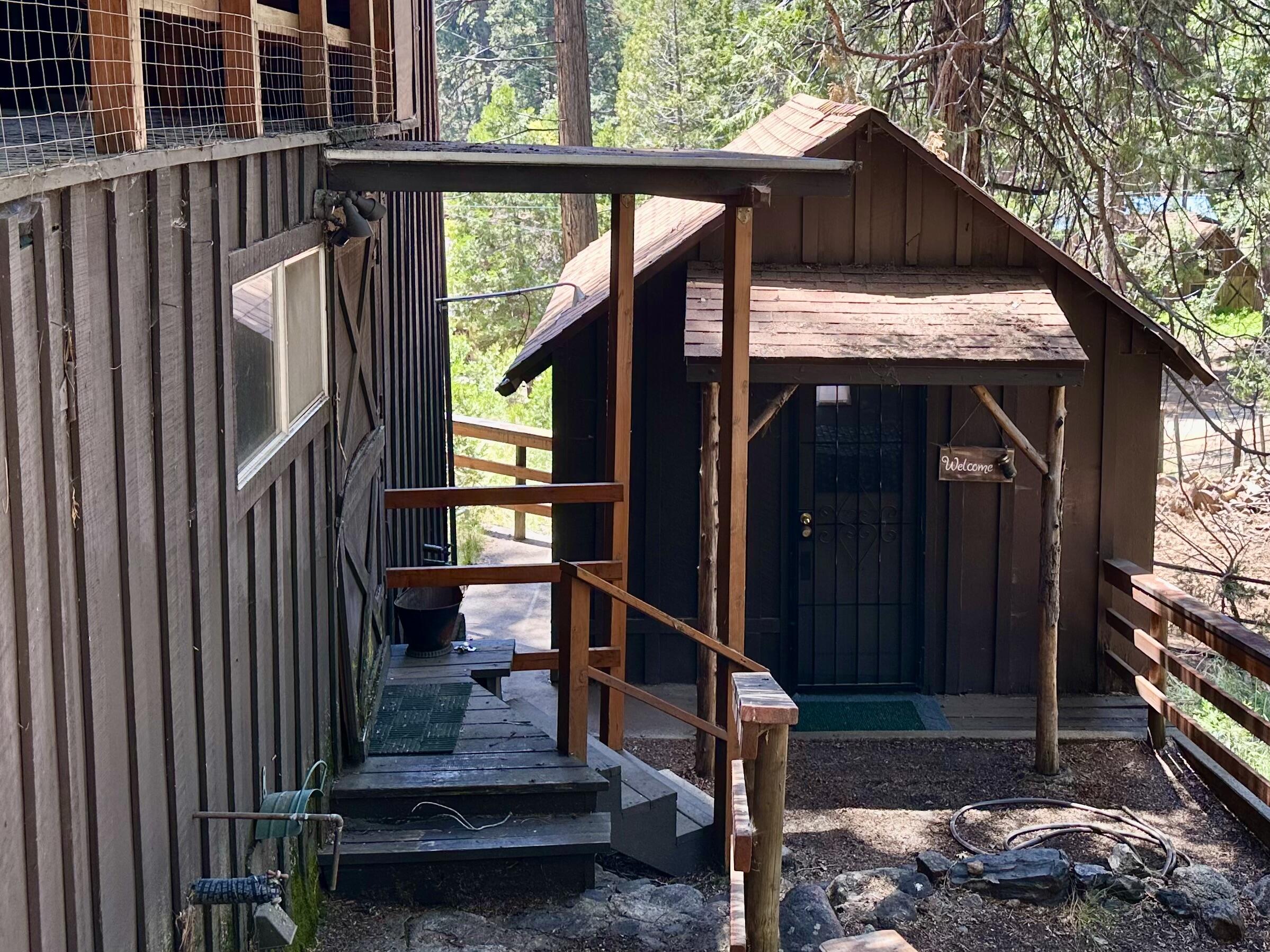 498 Brook Dr, Springville, CA 93265