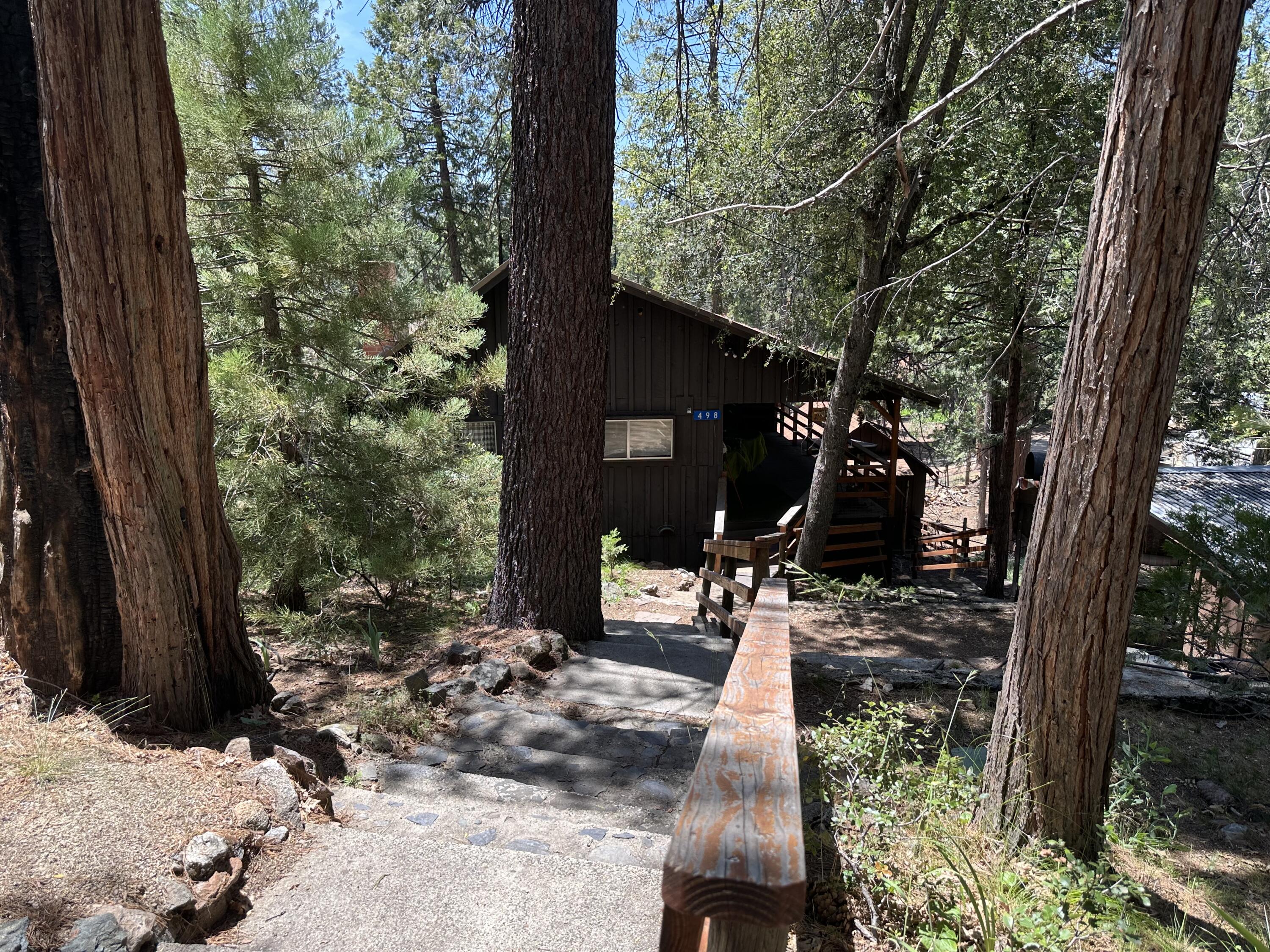 498 Brook Dr, Springville, CA 93265