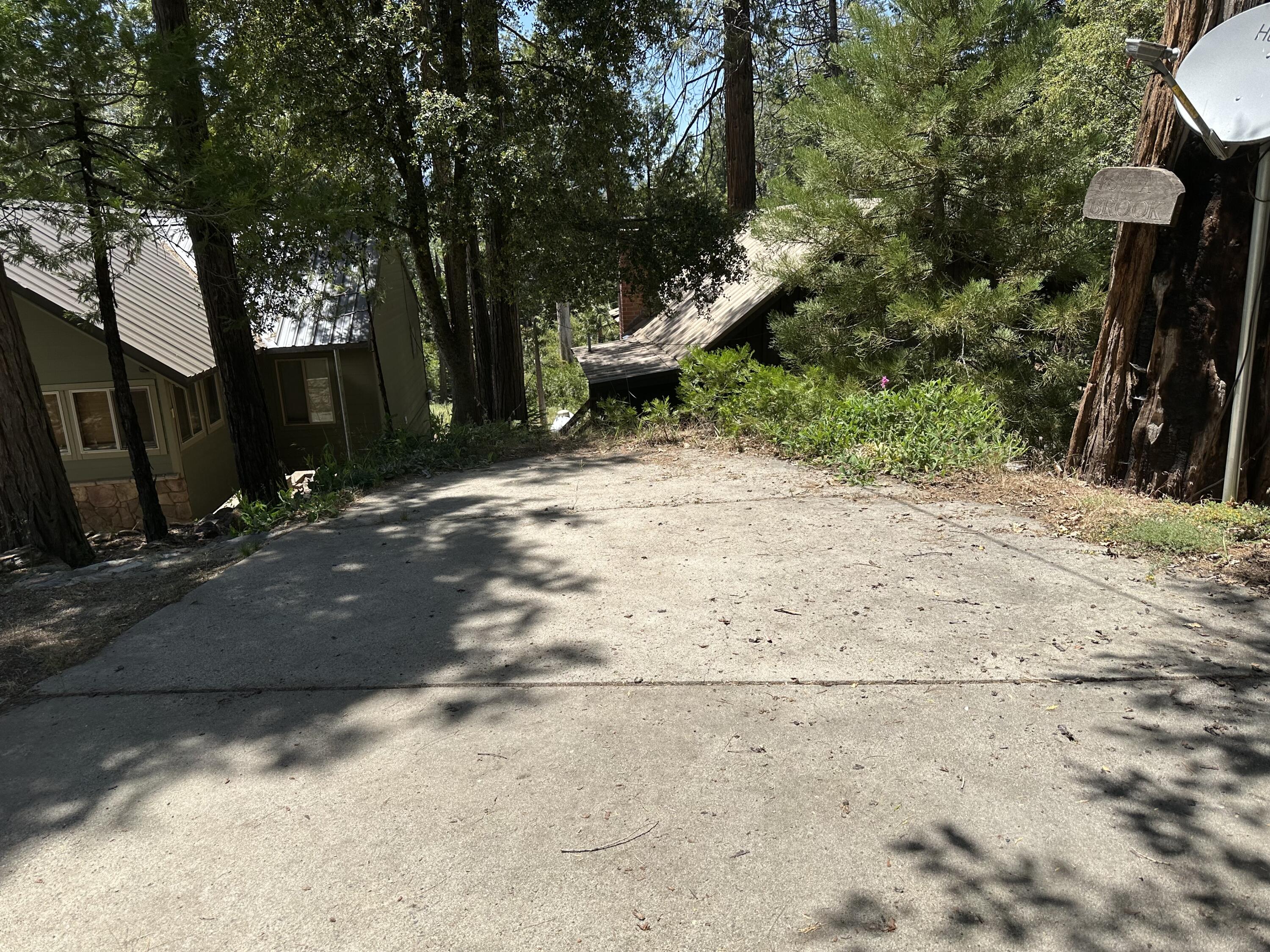 498 Brook Dr, Springville, CA 93265