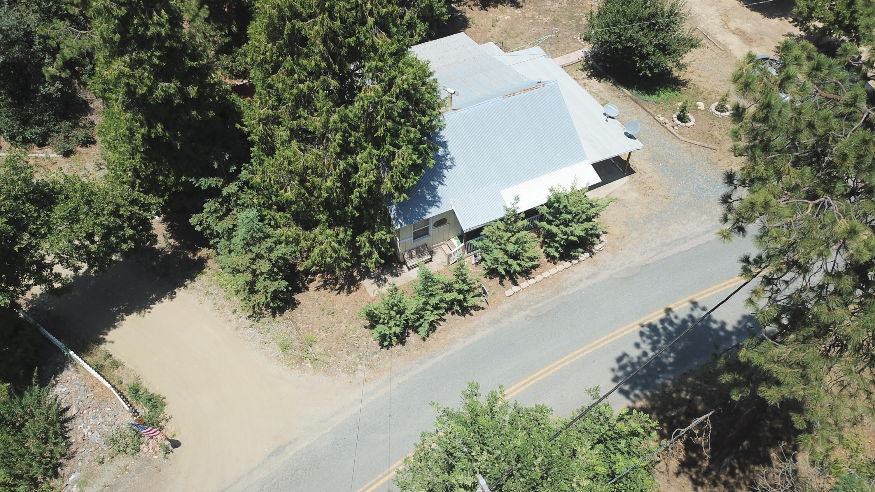 44079 Pine Flat Dr, California Hot Springs, CA 93207