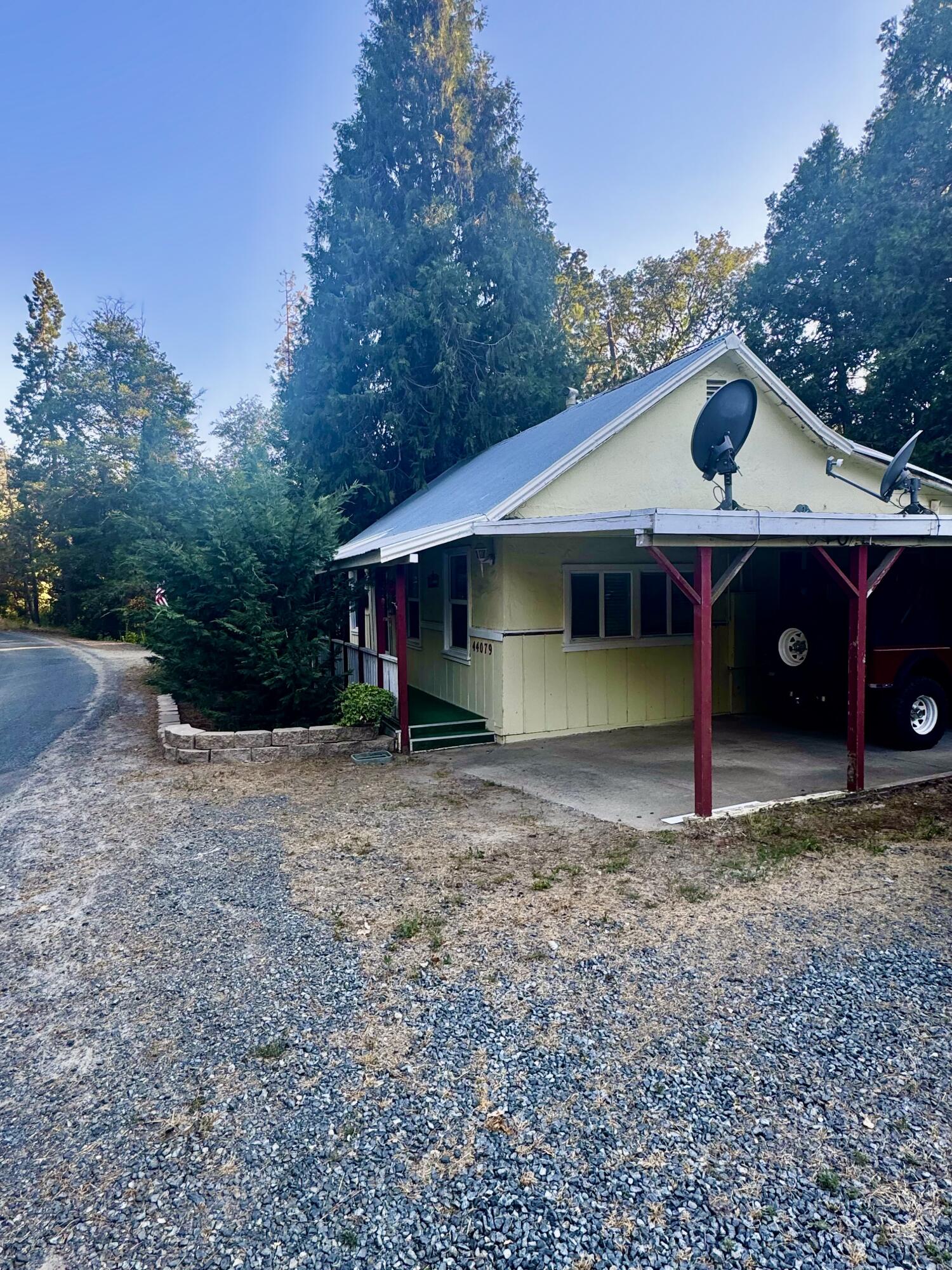44079 Pine Flat Dr, California Hot Springs, CA 93207