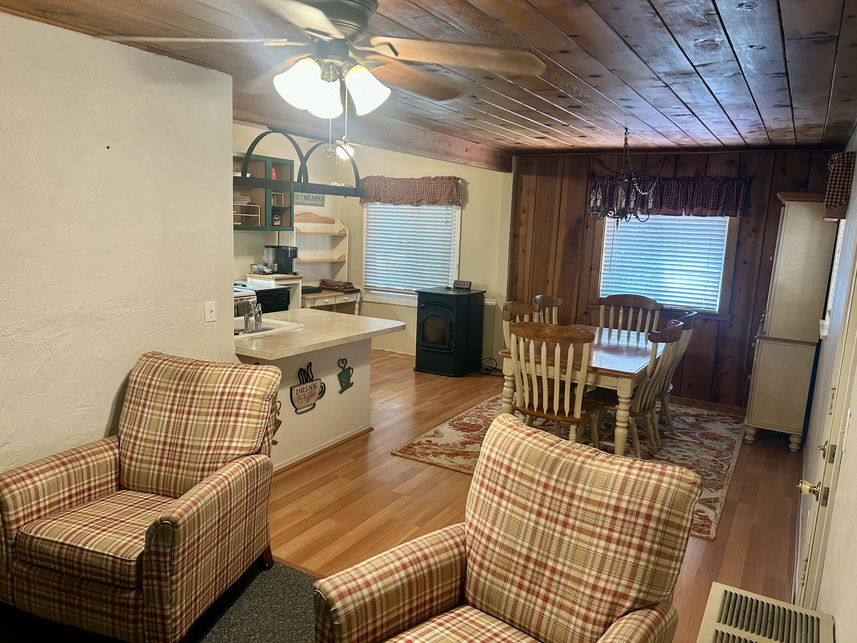 44079 Pine Flat Dr, California Hot Springs, CA 93207