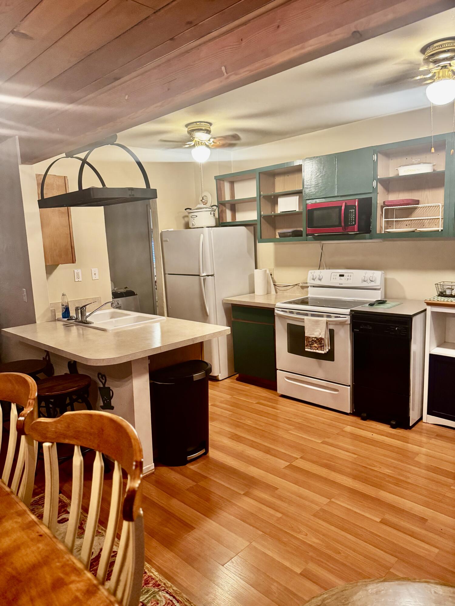 44079 Pine Flat Dr, California Hot Springs, CA 93207