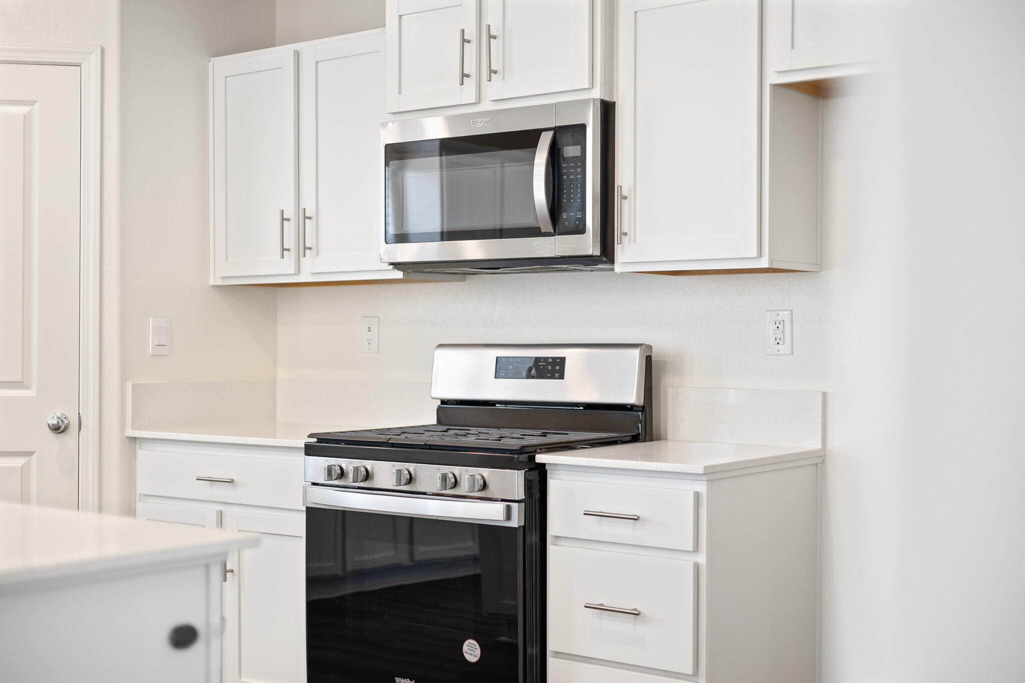 935 E Cameron Ave, Visalia, CA 93292