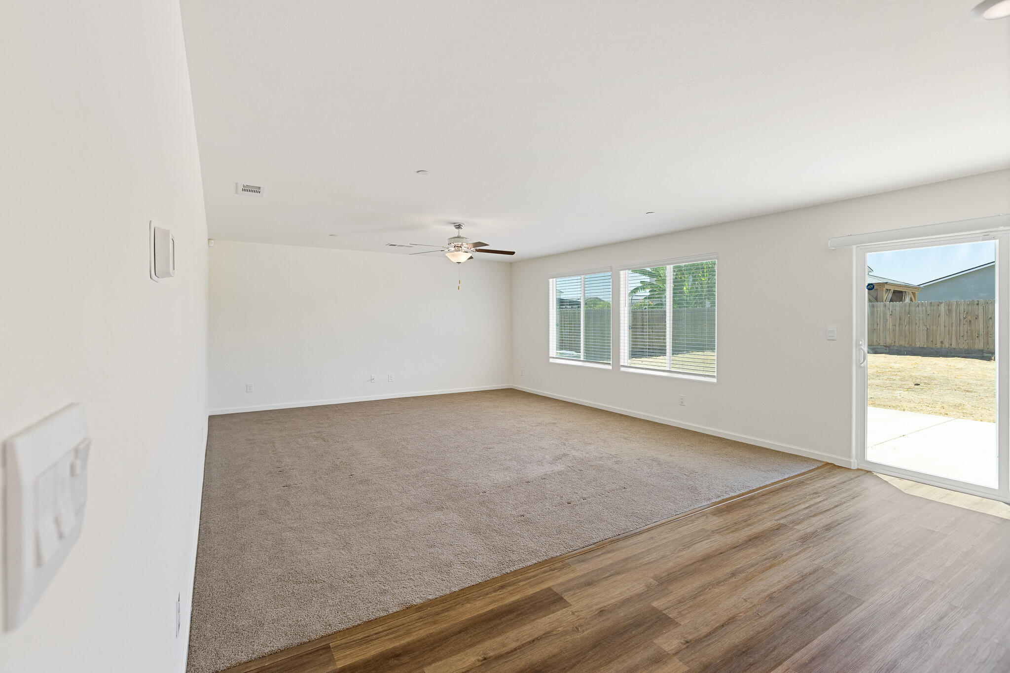 935 E Cameron Ave, Visalia, CA 93292