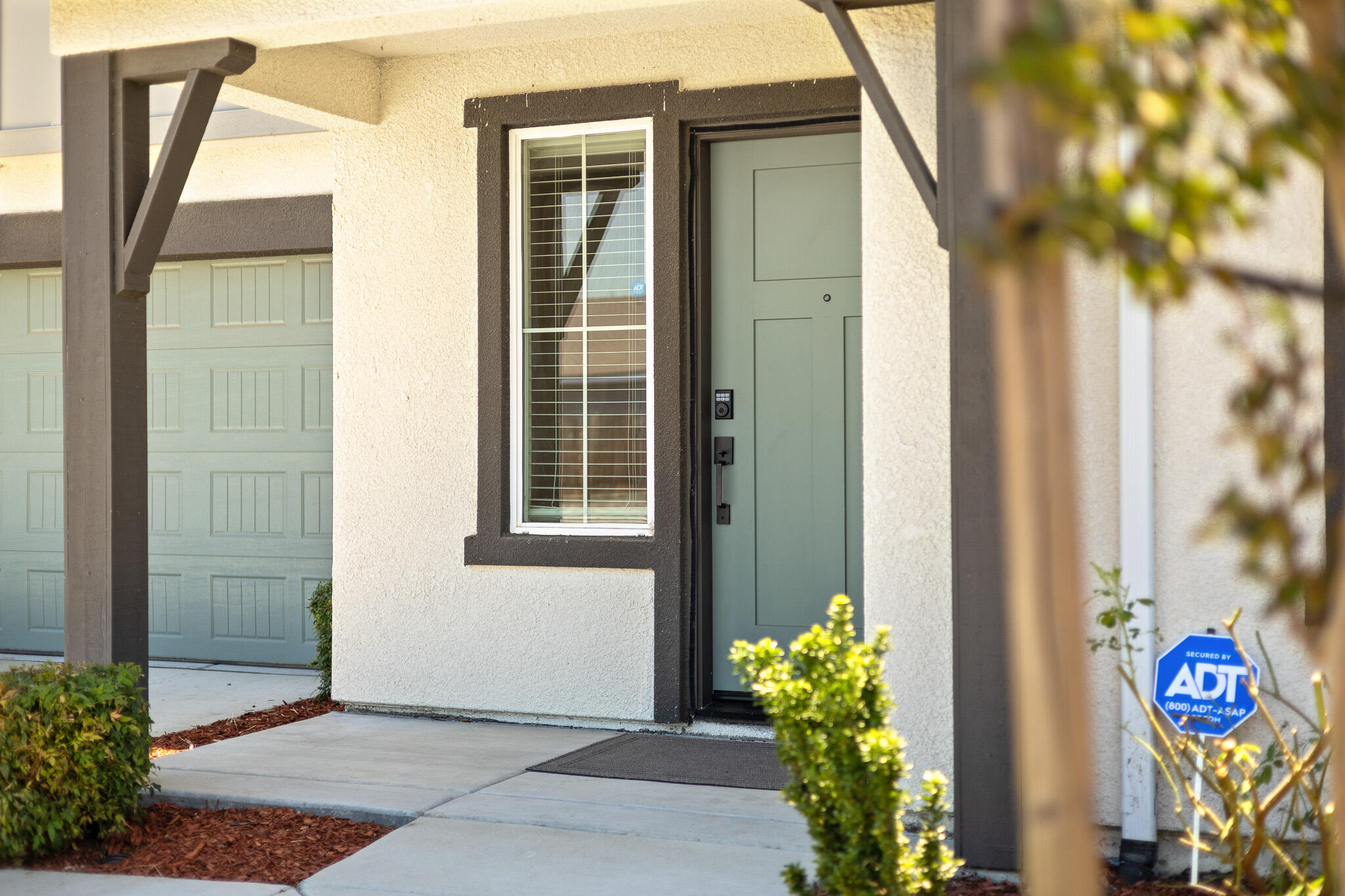 935 E Cameron Ave, Visalia, CA 93292