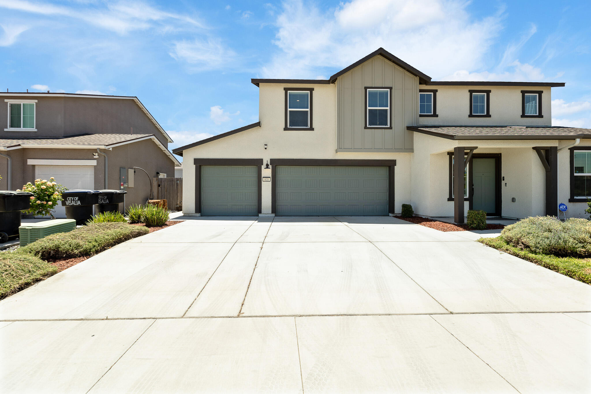 935 E Cameron Ave, Visalia, CA 93292