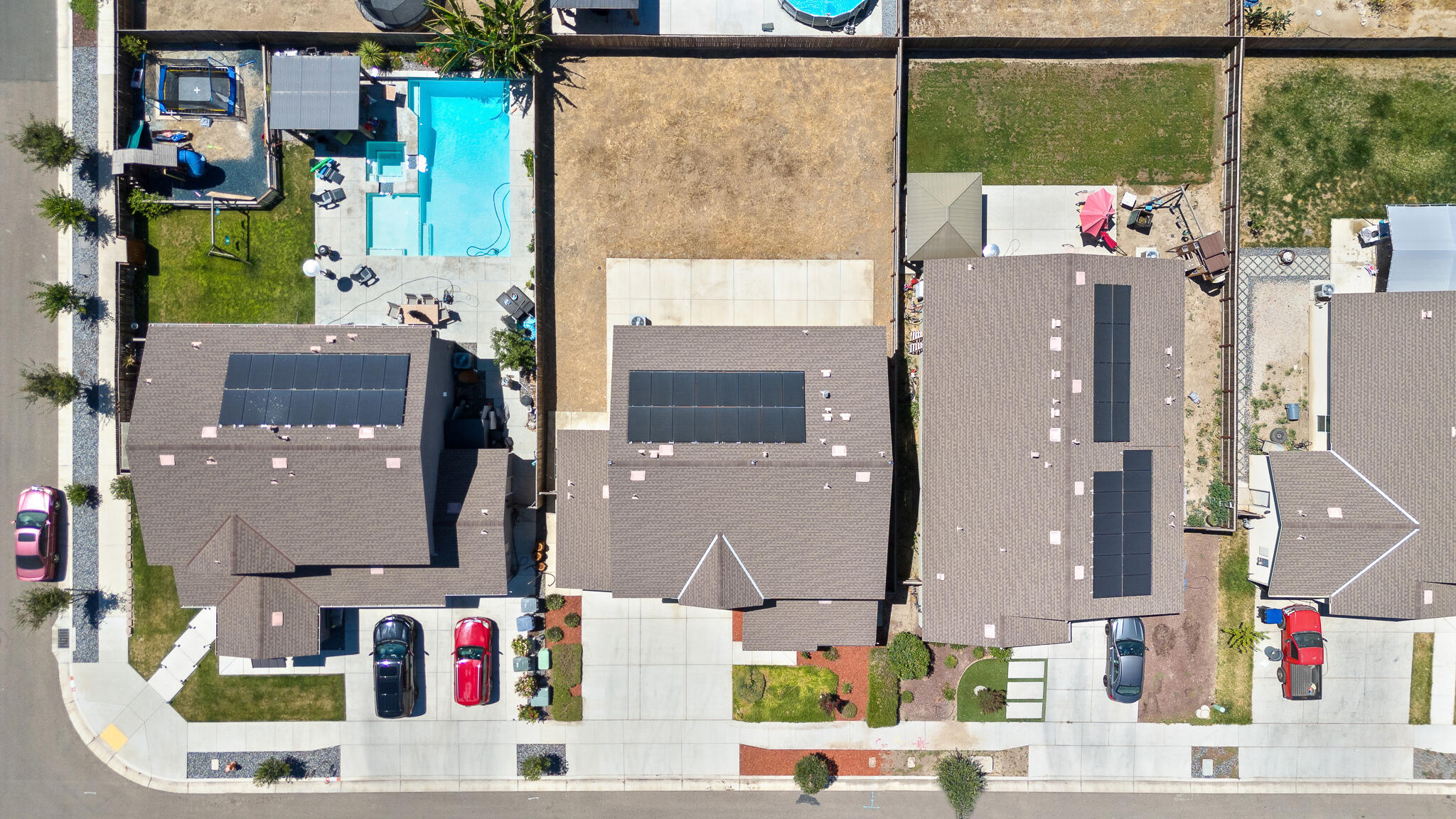 935 E Cameron Ave, Visalia, CA 93292