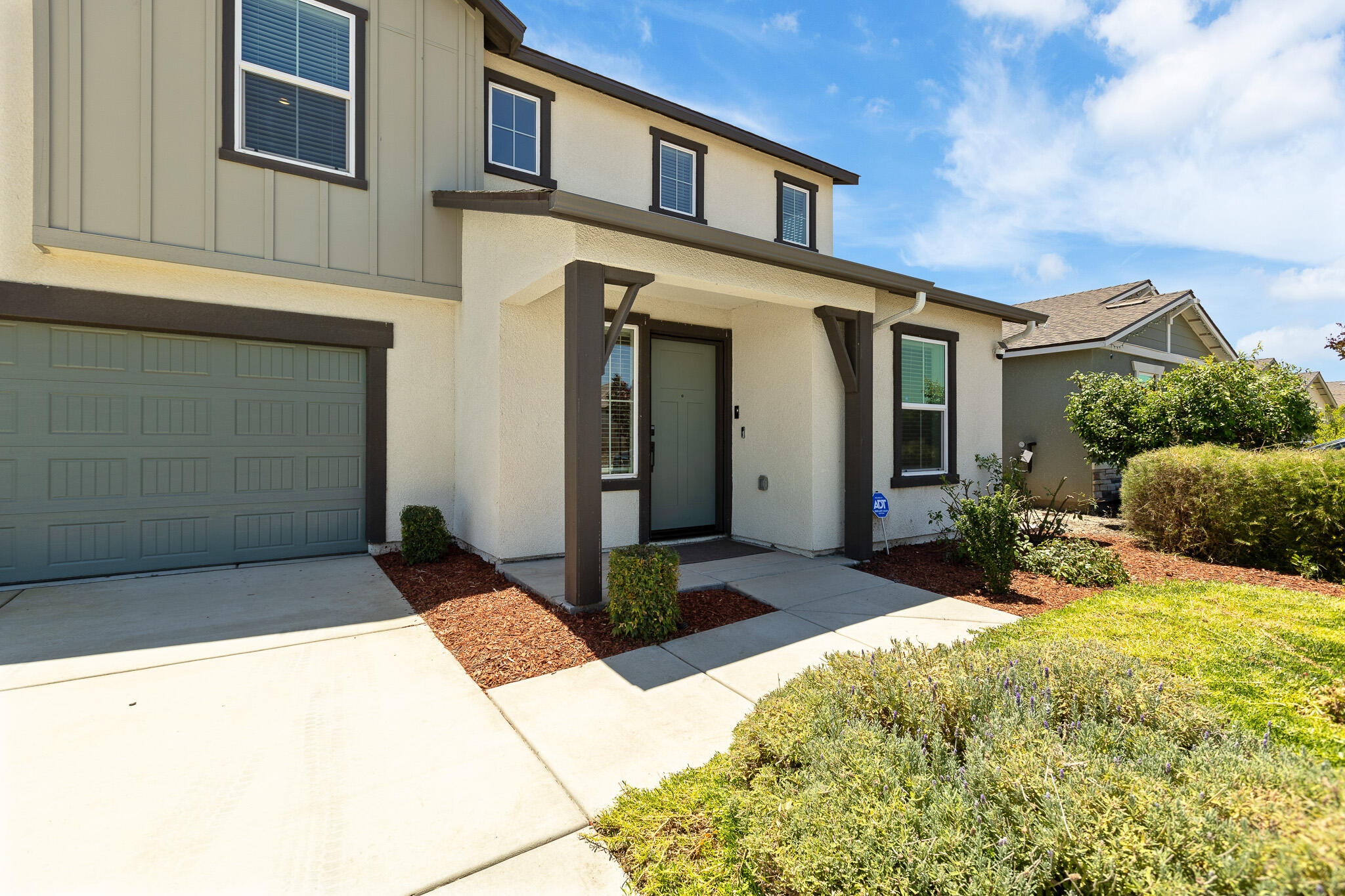935 E Cameron Ave, Visalia, CA 93292