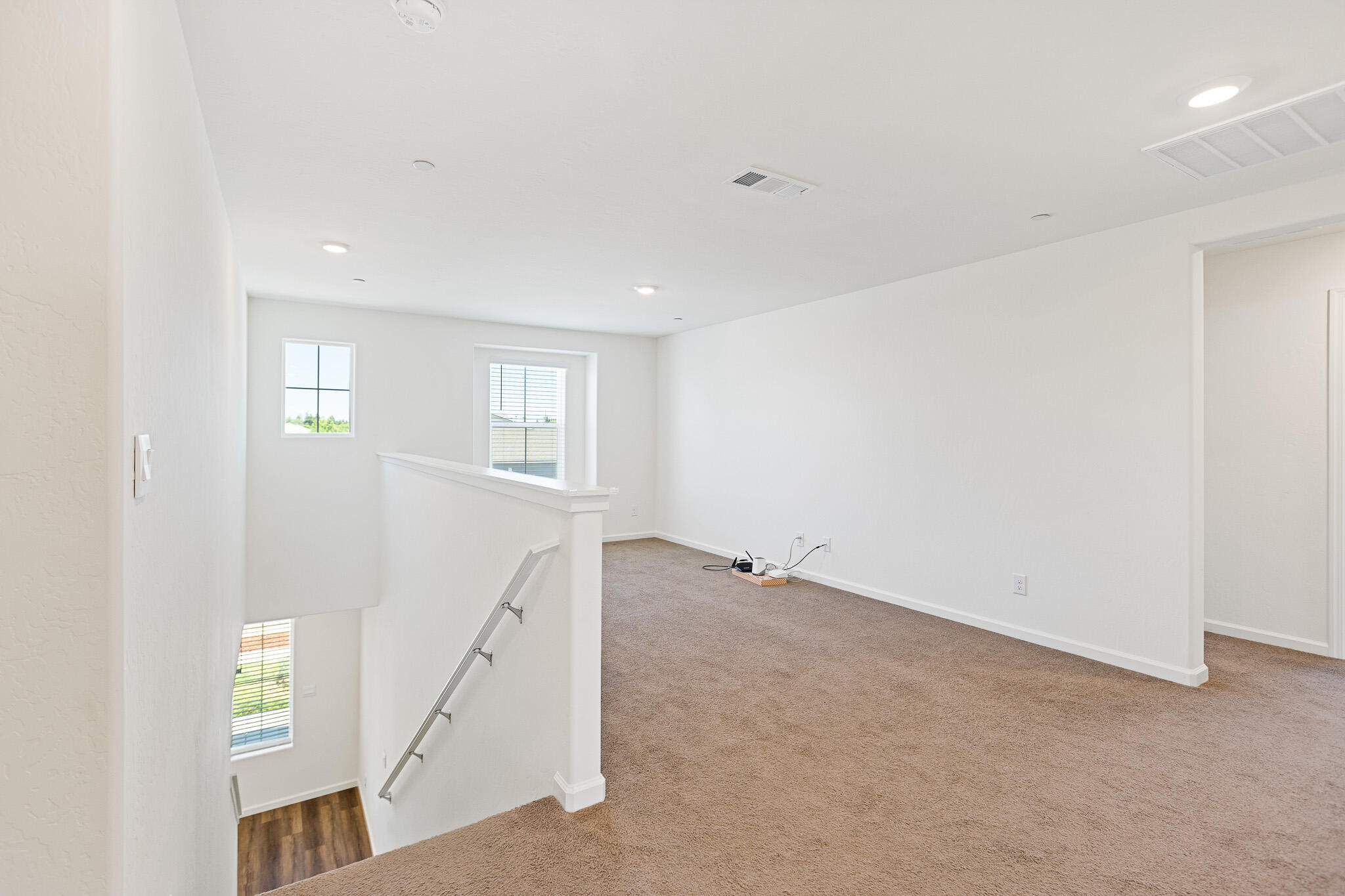 935 E Cameron Ave, Visalia, CA 93292