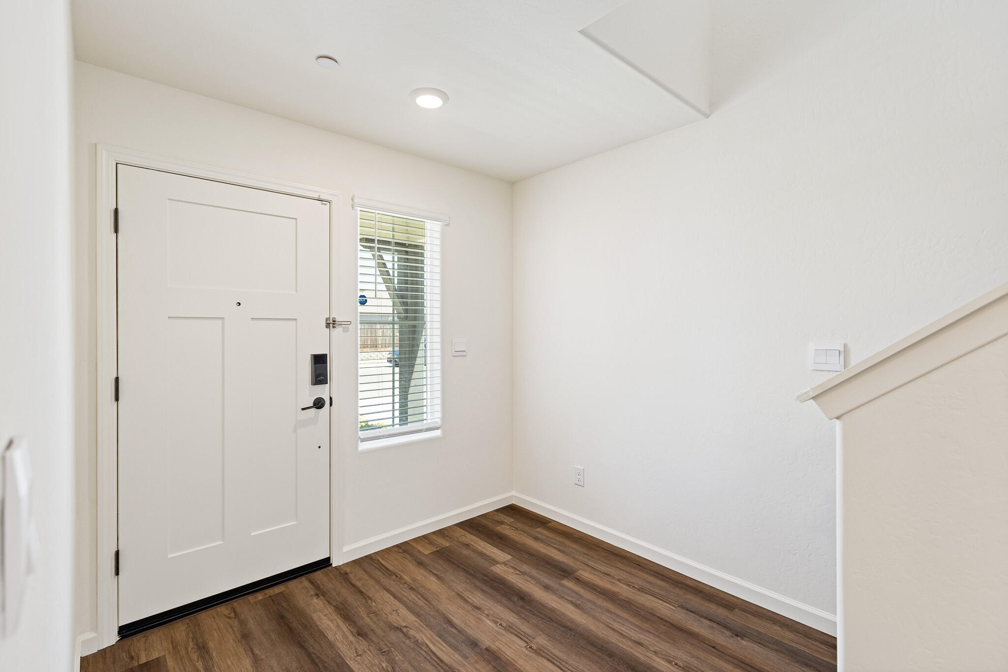 935 E Cameron Ave, Visalia, CA 93292