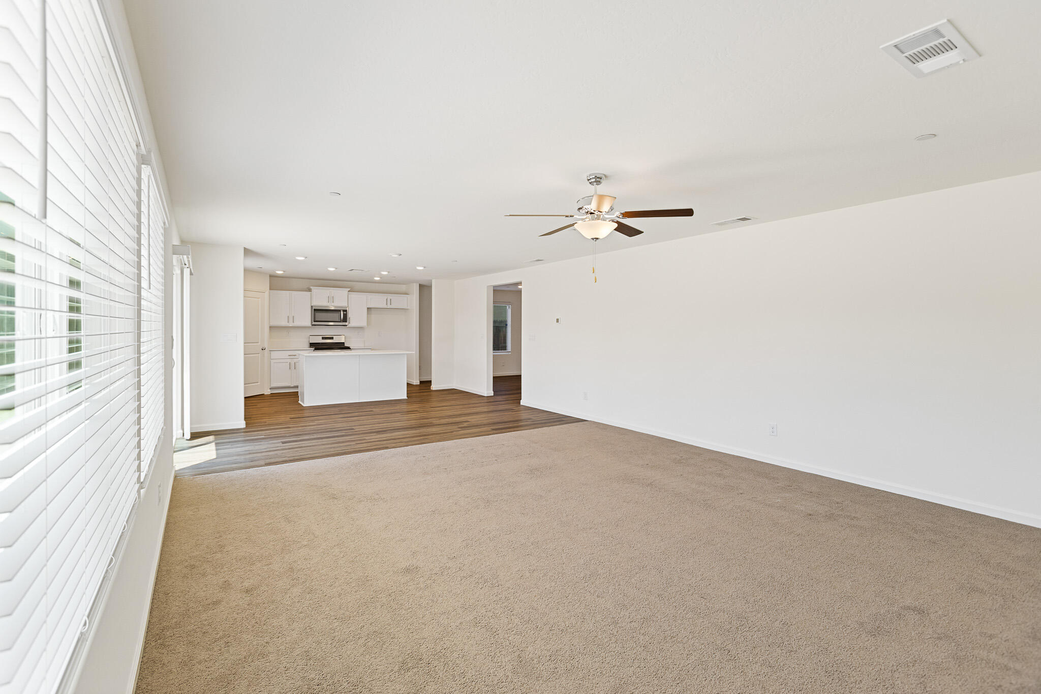 935 E Cameron Ave, Visalia, CA 93292