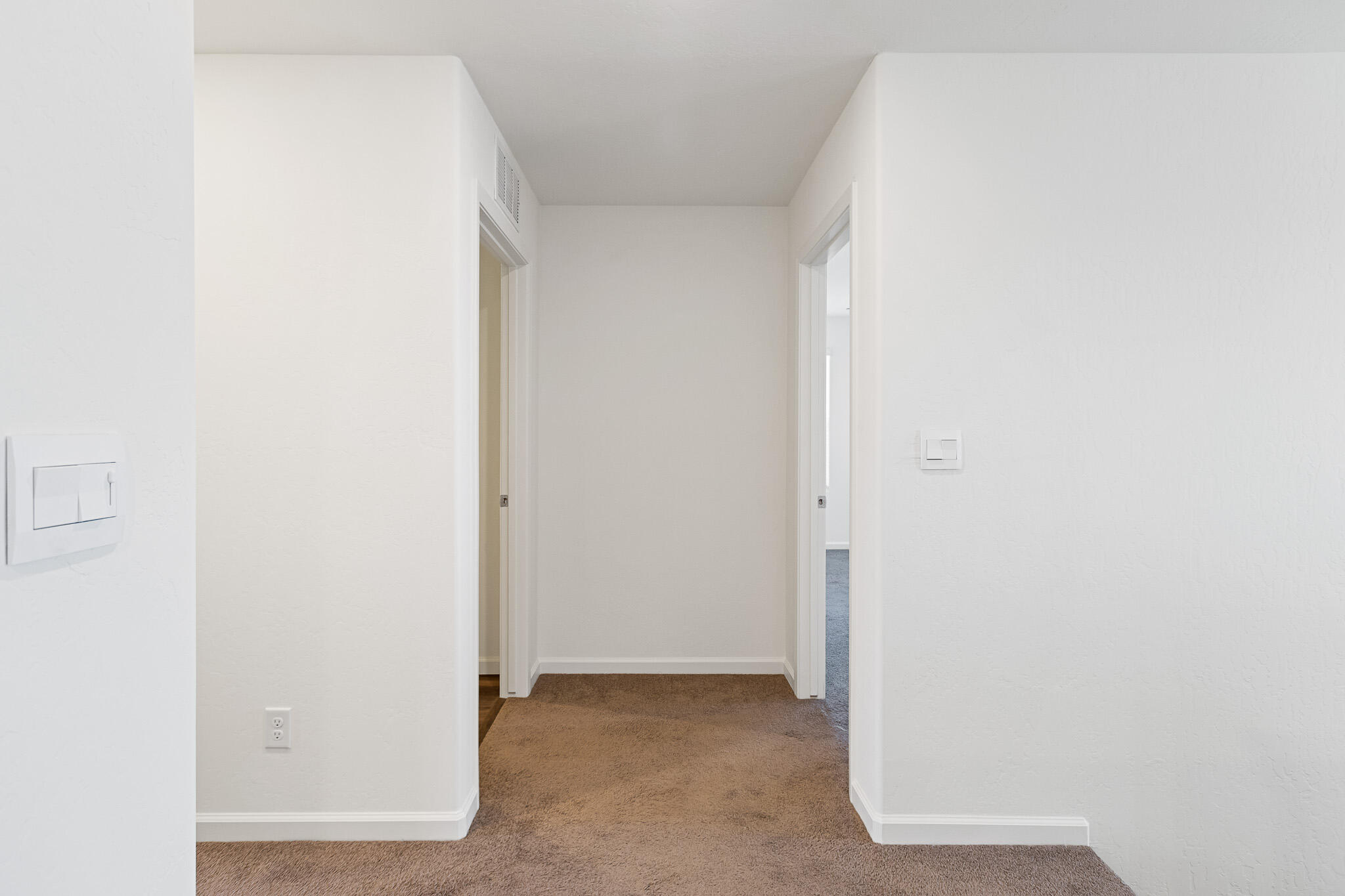 935 E Cameron Ave, Visalia, CA 93292