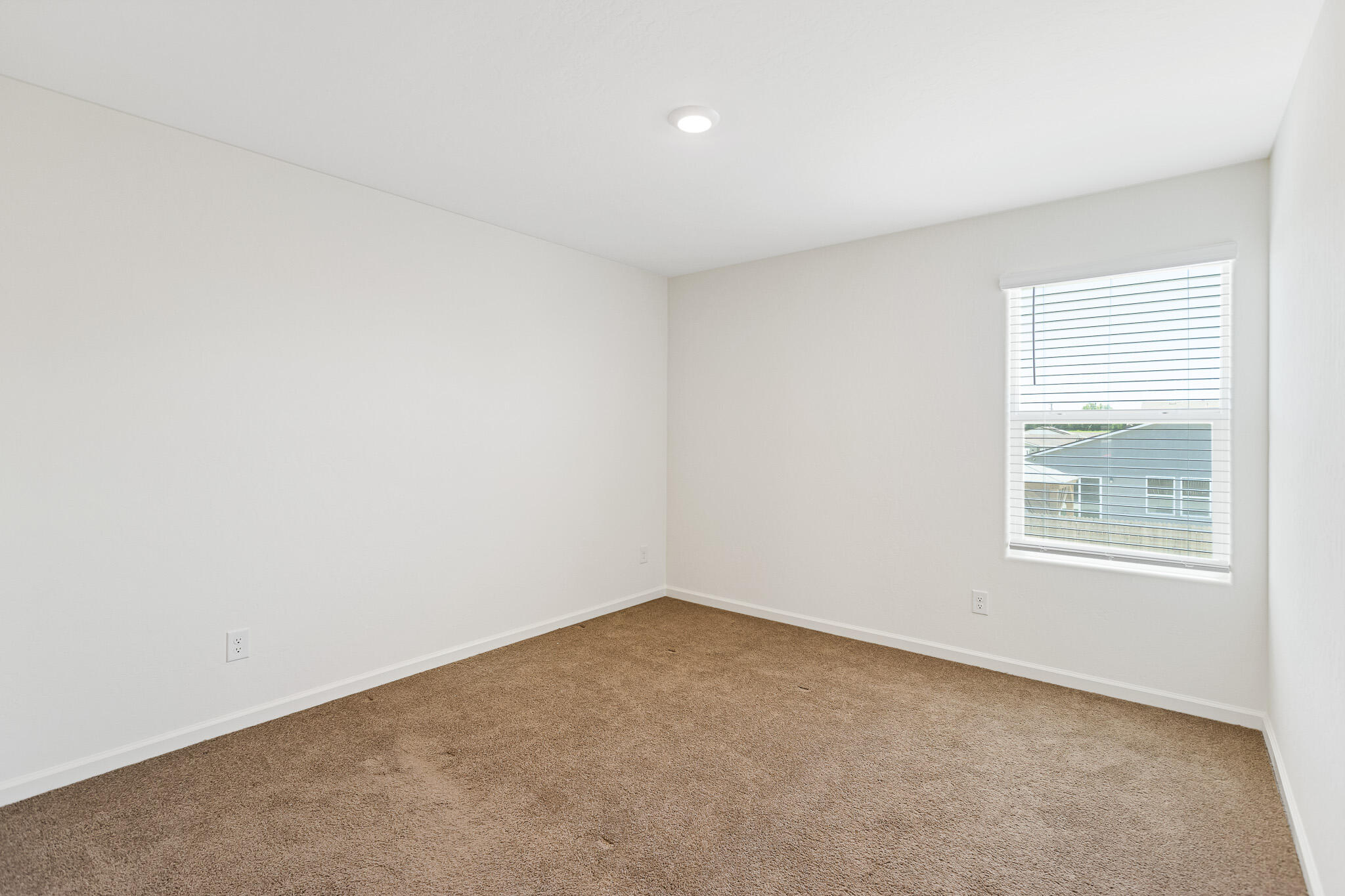 935 E Cameron Ave, Visalia, CA 93292