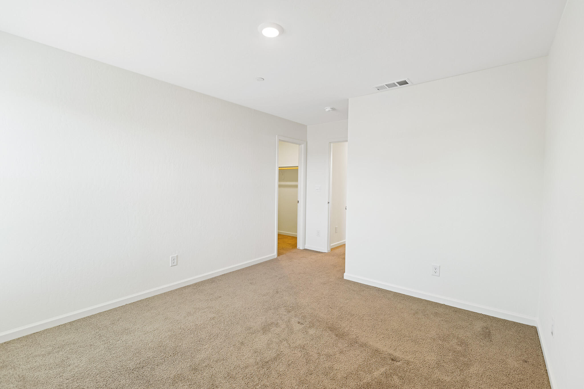 935 E Cameron Ave, Visalia, CA 93292