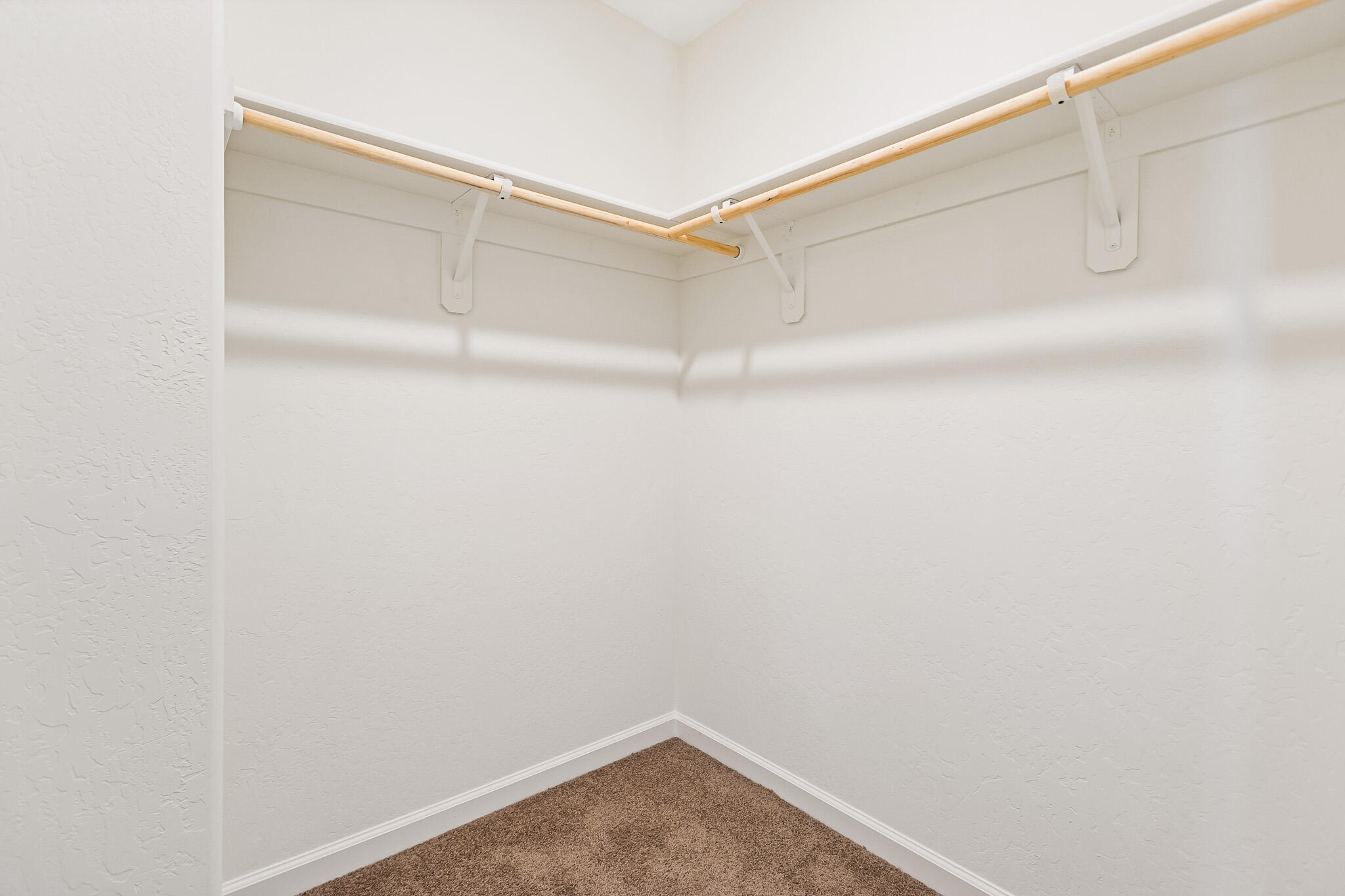 935 E Cameron Ave, Visalia, CA 93292