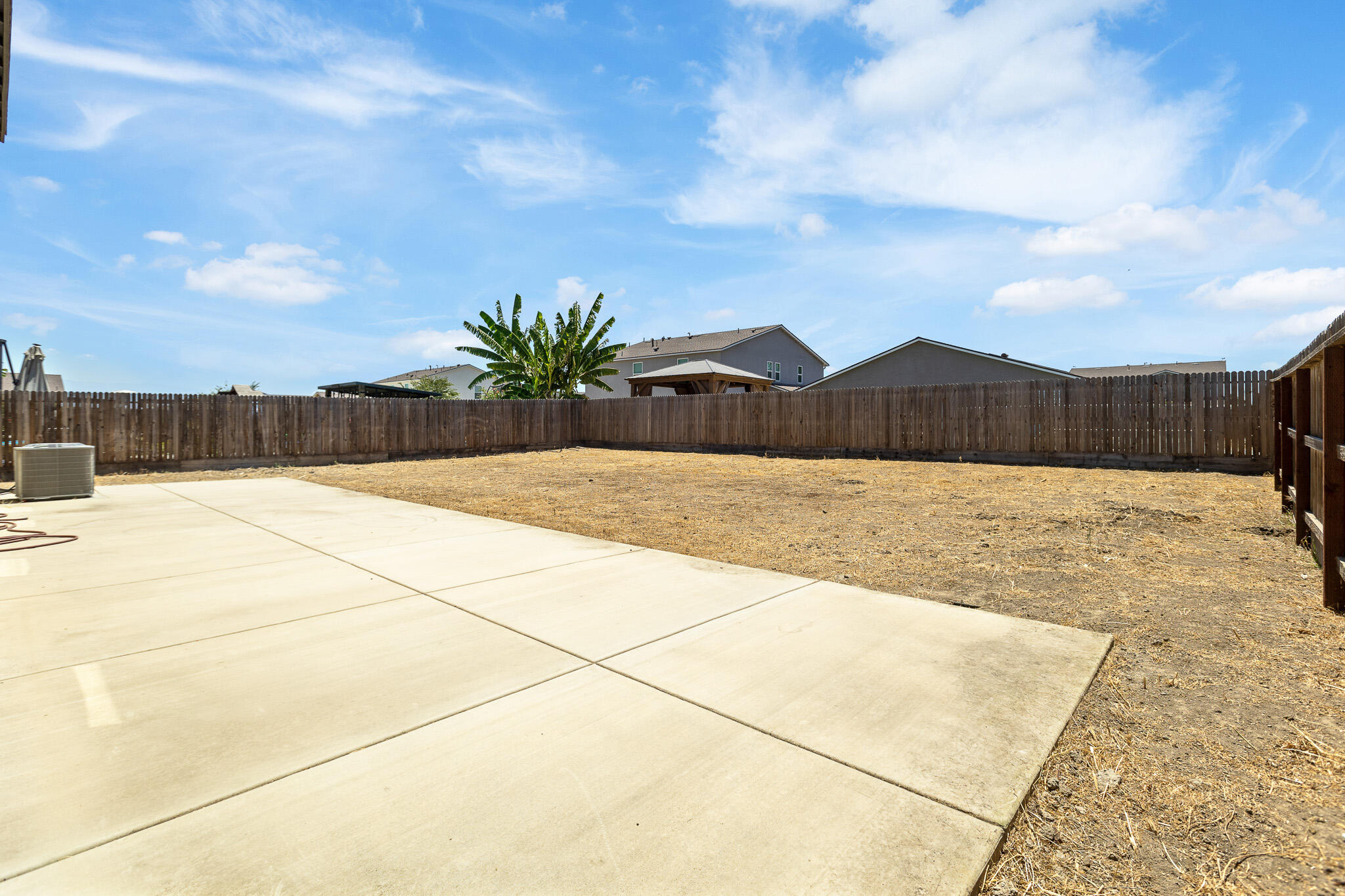 935 E Cameron Ave, Visalia, CA 93292