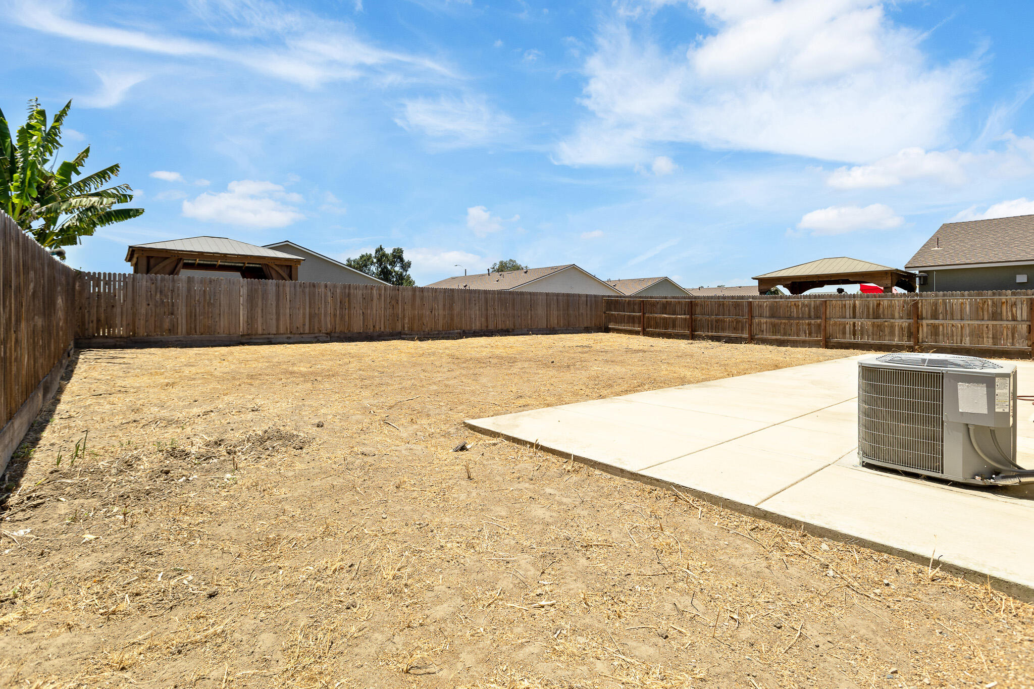 935 E Cameron Ave, Visalia, CA 93292