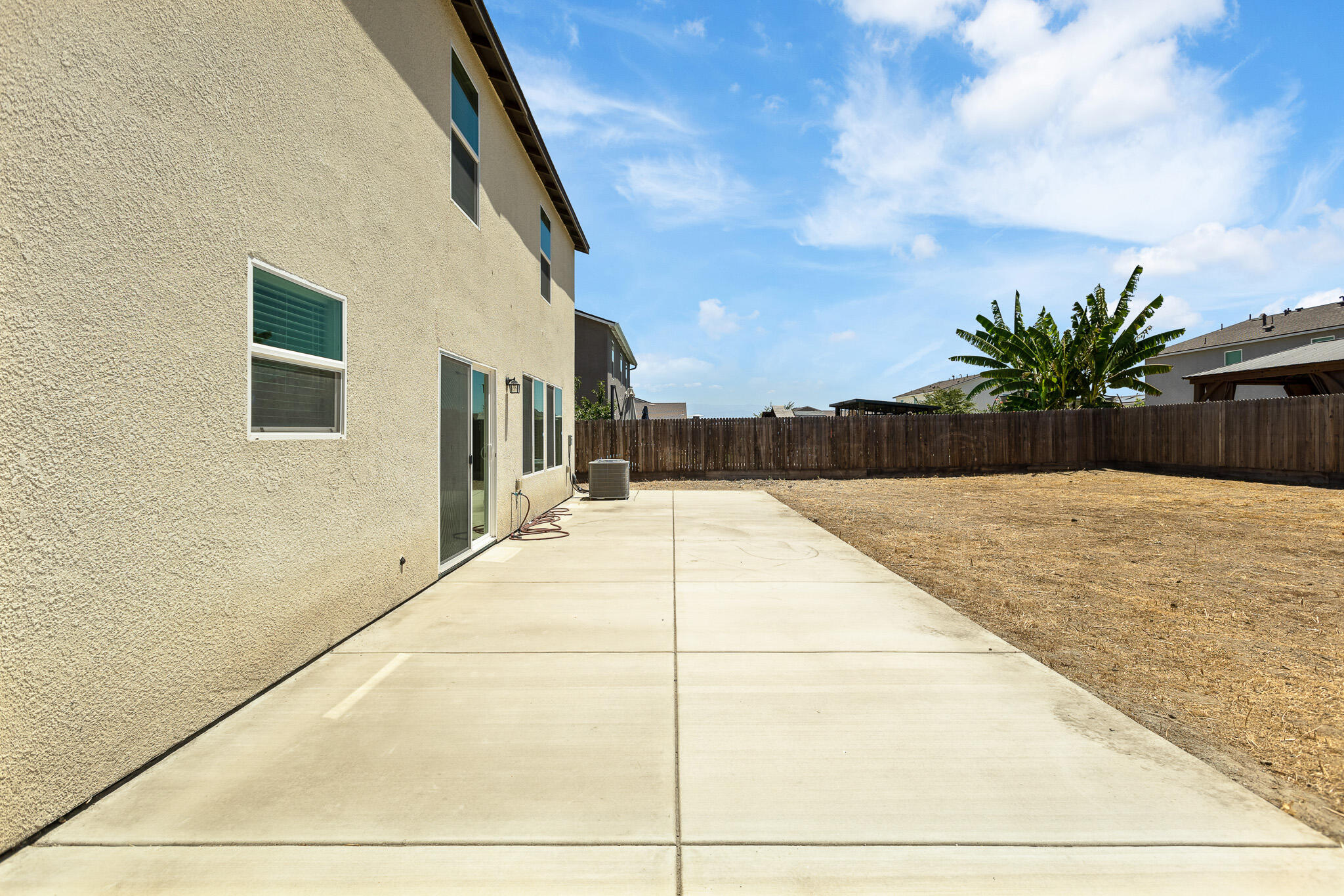 935 E Cameron Ave, Visalia, CA 93292