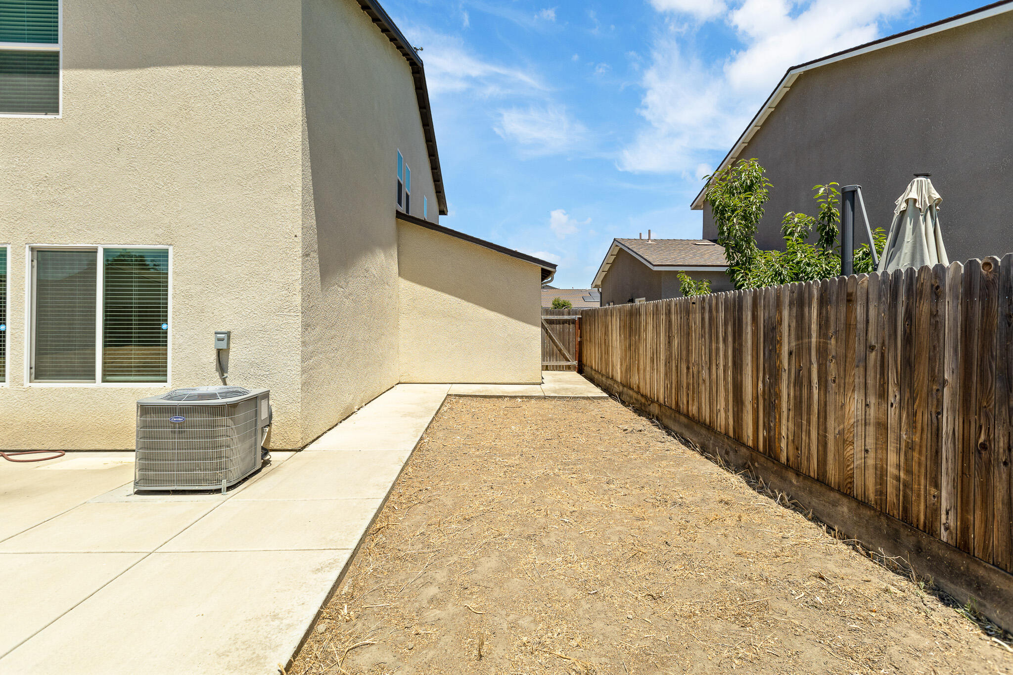935 E Cameron Ave, Visalia, CA 93292