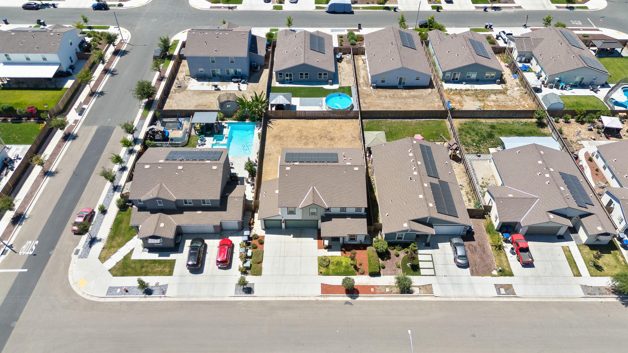 935 E Cameron Ave, Visalia, CA 93292