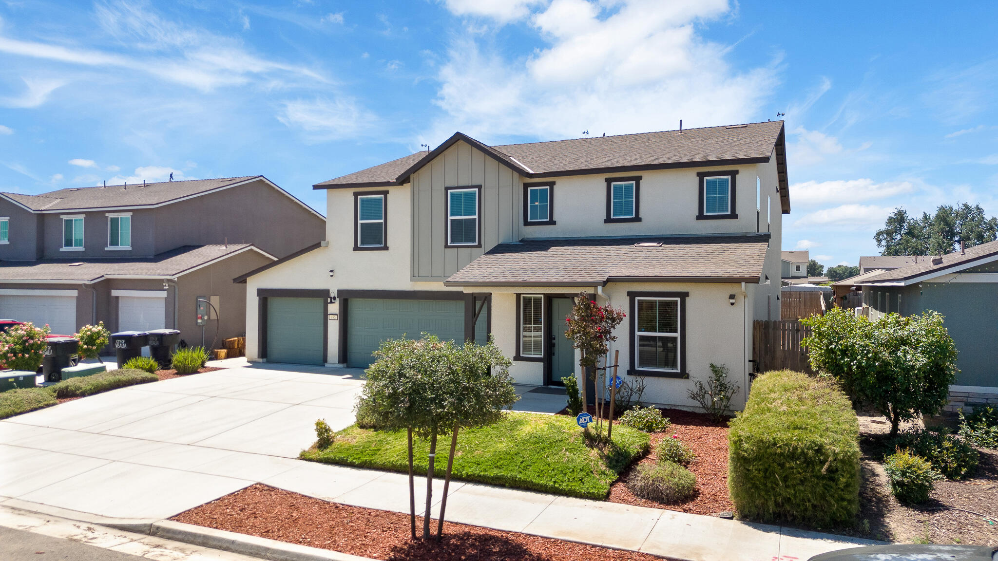 935 E Cameron Ave, Visalia, CA 93292