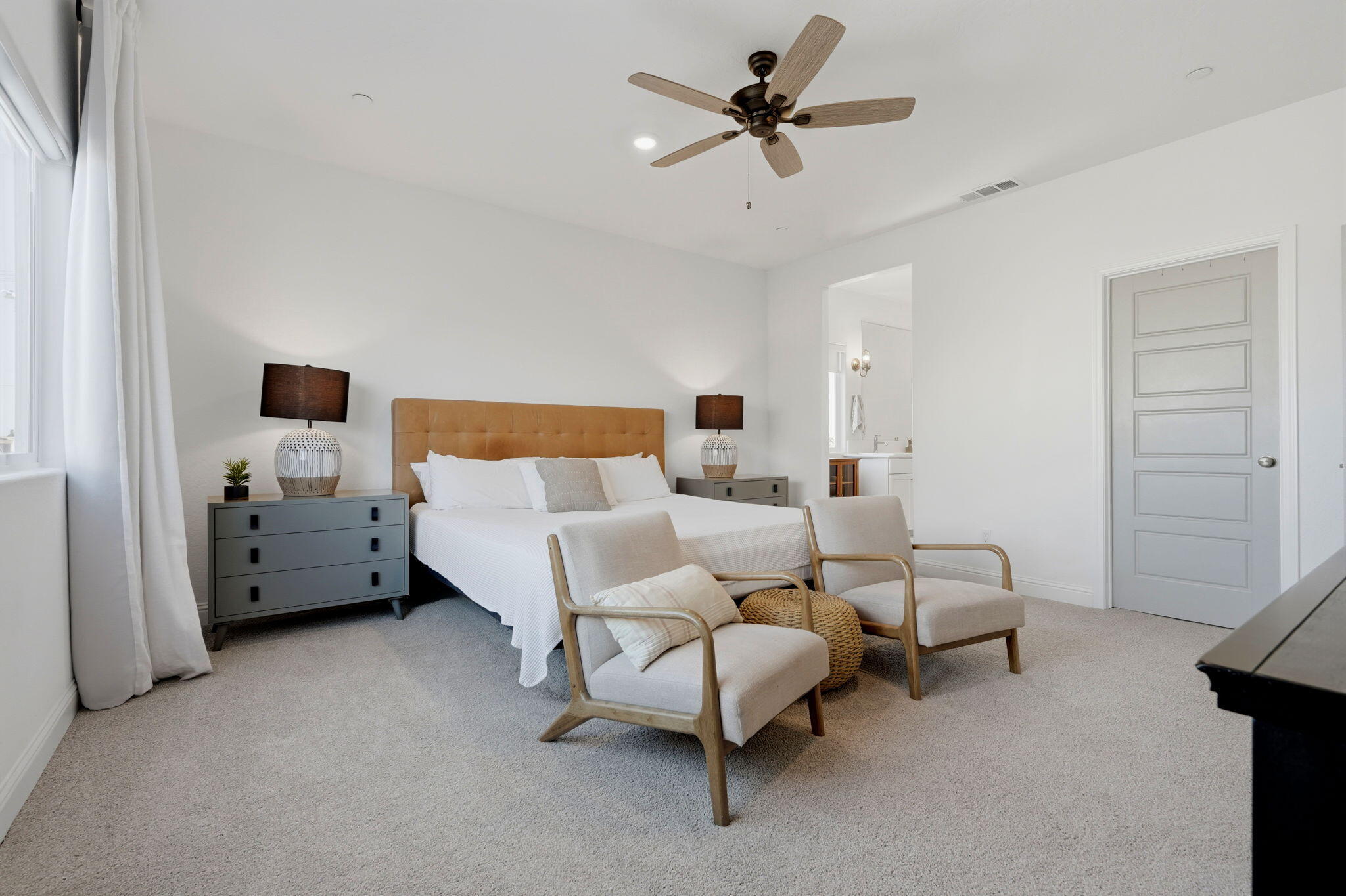2445 W Claridge Way, Hanford, CA 93230
