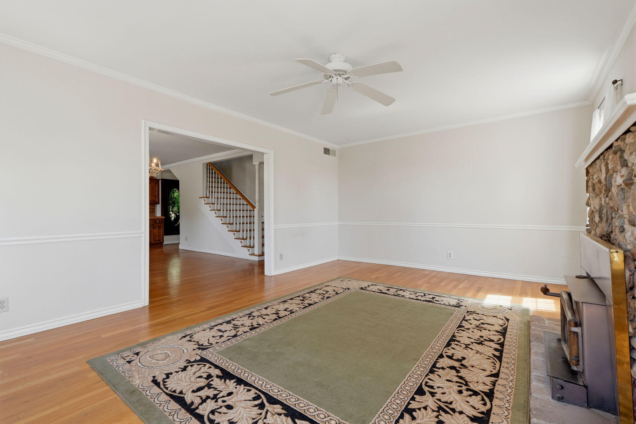 21530 Tiburcio Ave, Laton, CA 93242